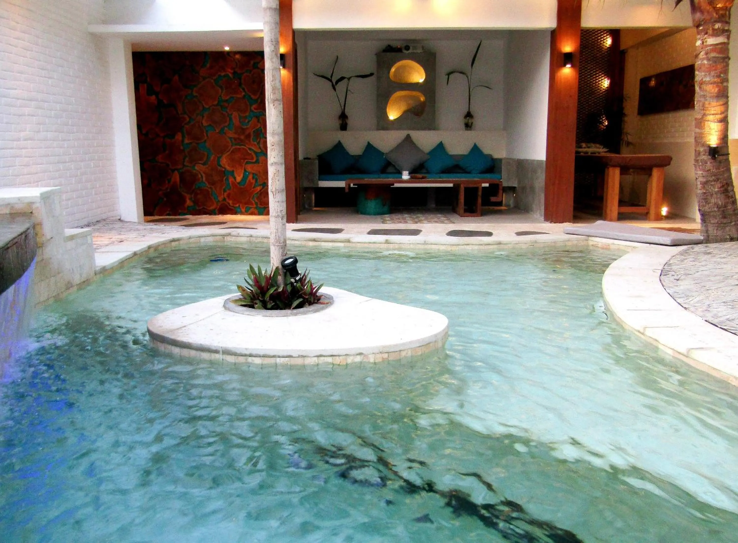 Swimming pool in The White Key Luxury Villas