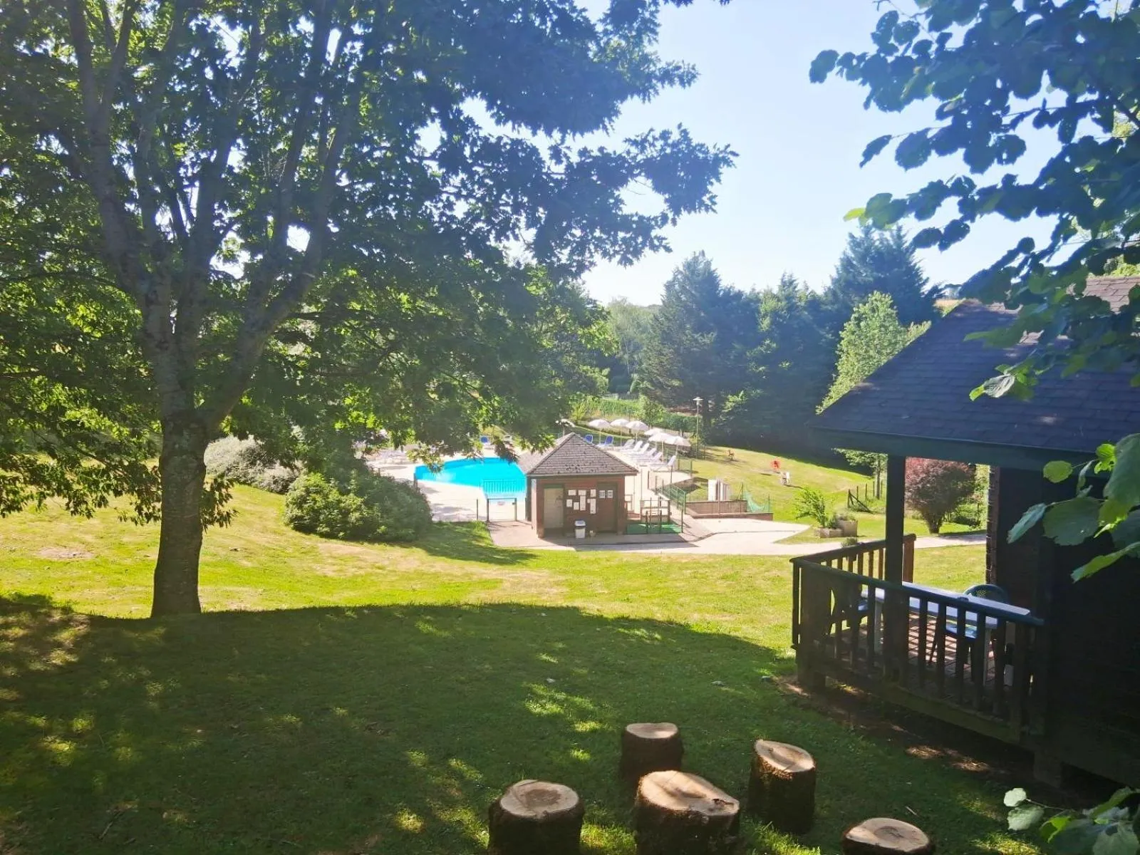 Swimming pool in Camping de Tauves