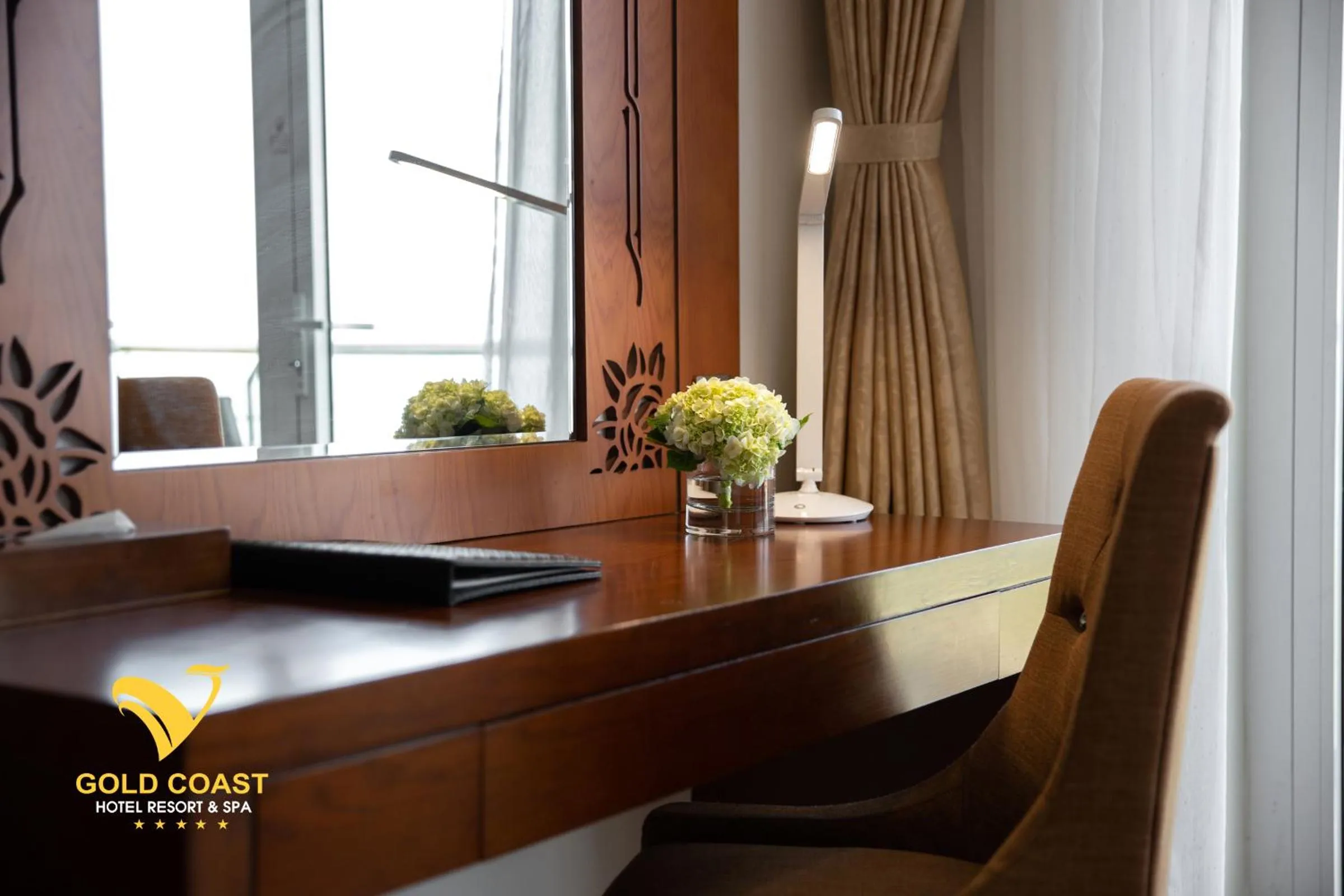 wardrobe in Gold Coast Hotel Resort & Spa