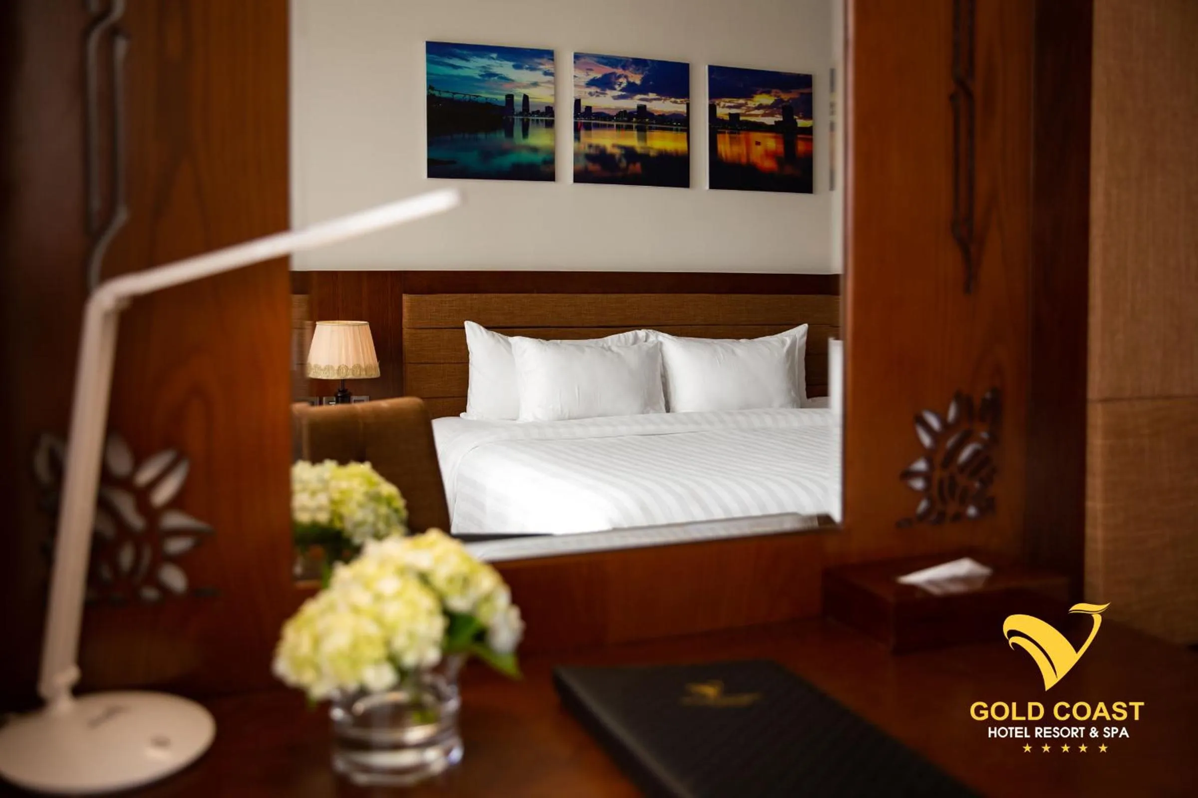 Seating area, Bed in Gold Coast Hotel Resort & Spa