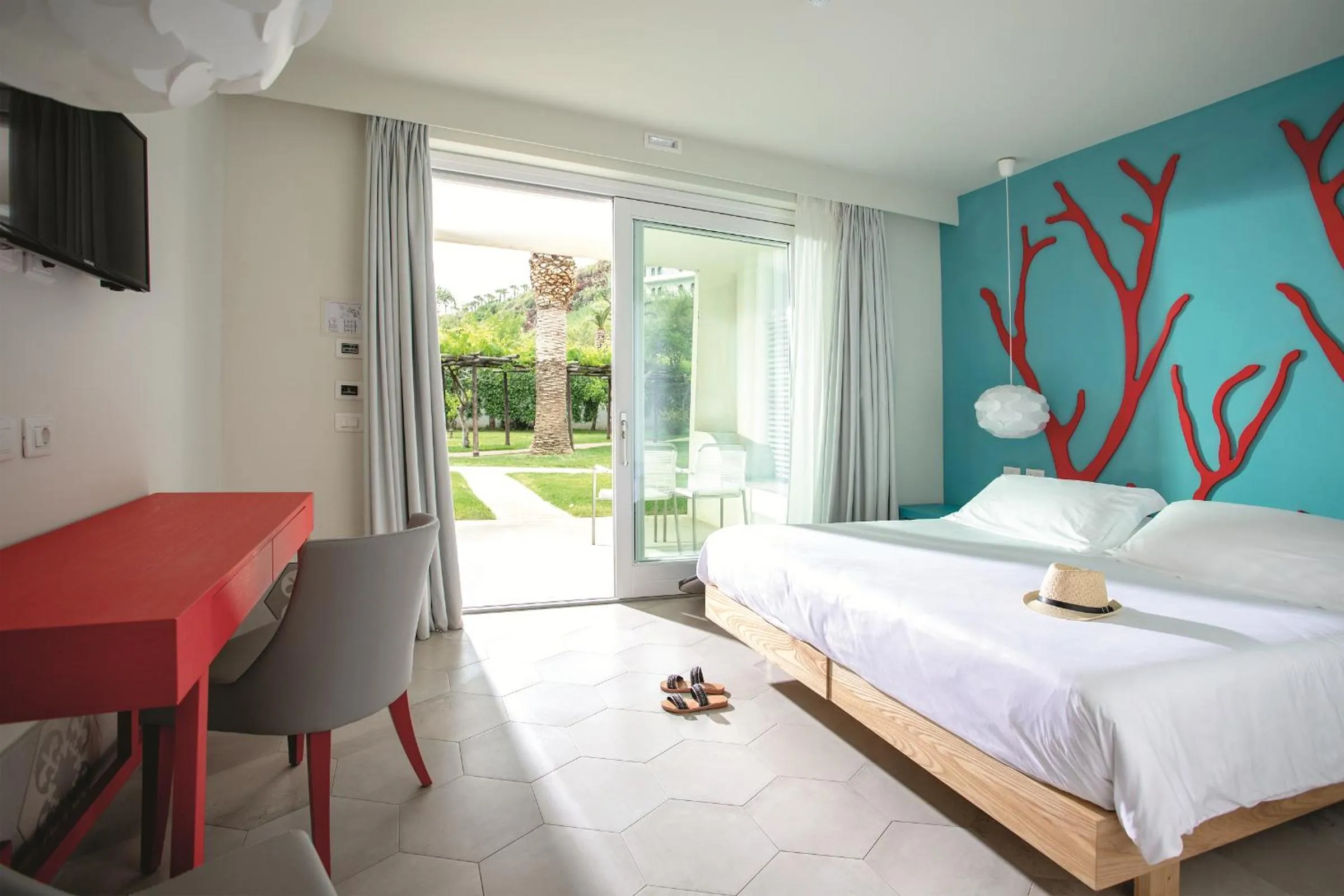 Bed in Baia Del Sole Resort