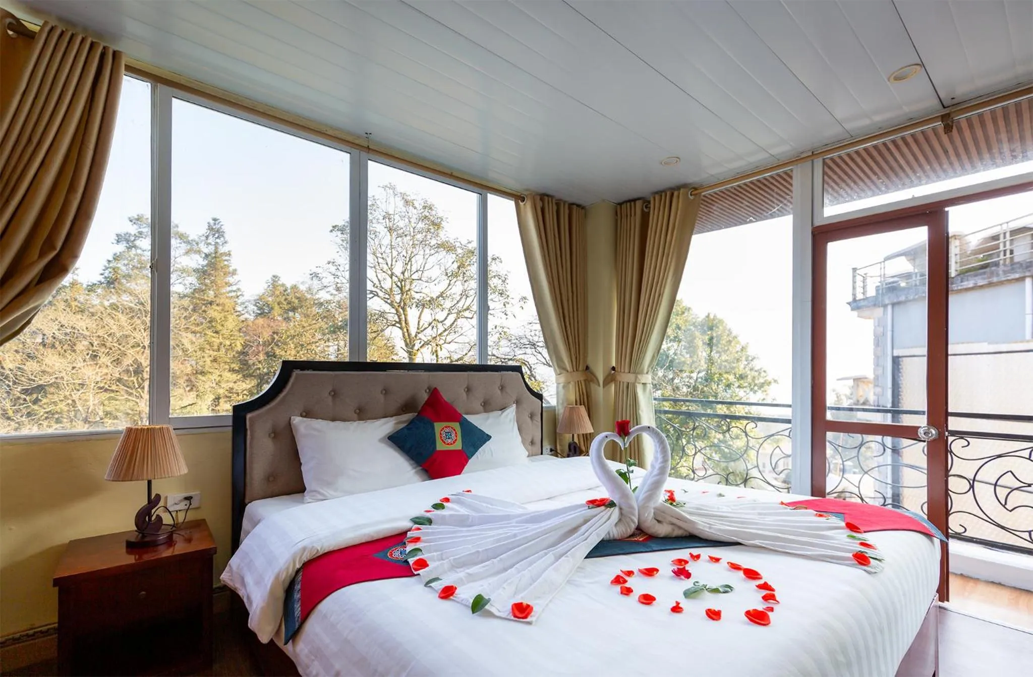 Bed in Sapa Hidden Gem Hotel & Spa