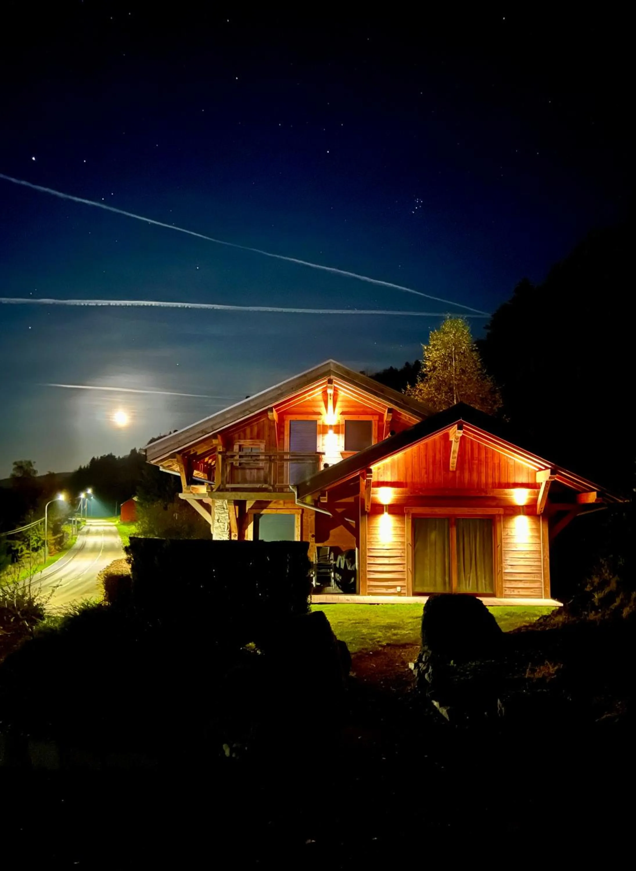 LOGIS HÔTEL, CHALETS et RESTAURANT LES CHATELMINÉS