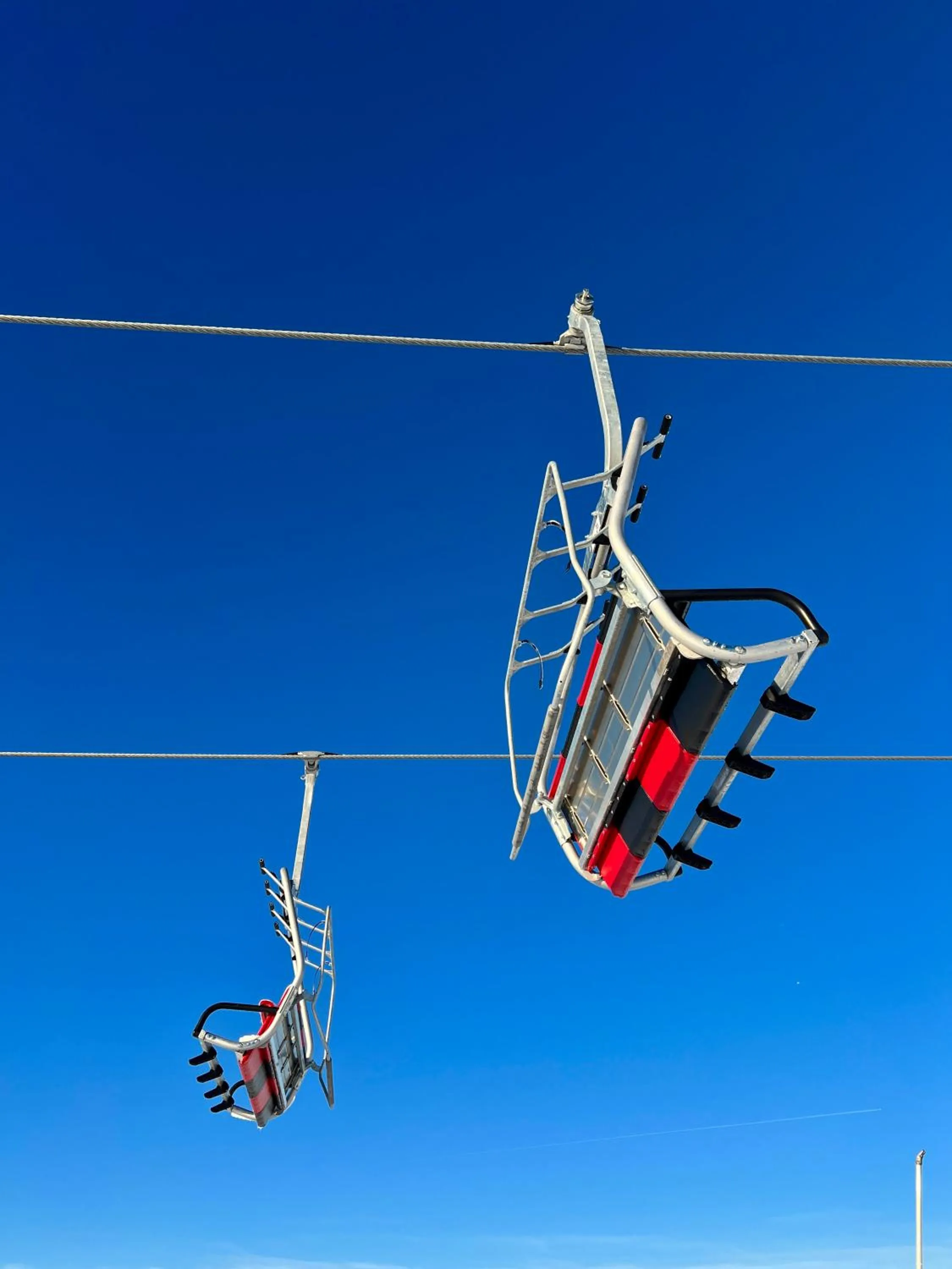 LOGIS HÔTEL, CHALETS et RESTAURANT LES CHATELMINÉS