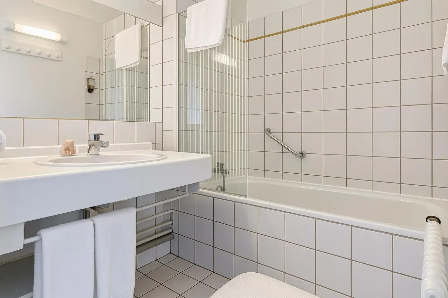 Superior Room With Balcony and Mountain View in LOGIS HÔTEL, CHALETS et RESTAURANT LES CHATELMINÉS Superior Room With Balcony and Mountain View in LOGIS HÔTEL, CHALETS et RESTAURANT LES CHATELMINÉS