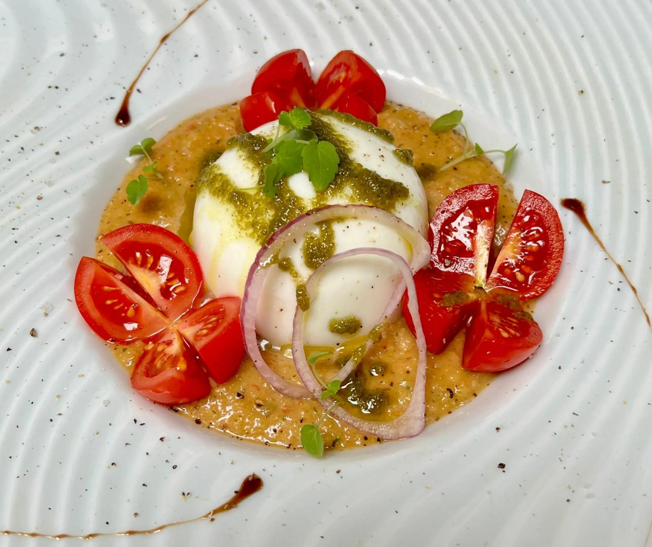 Restaurant/places to eat in LOGIS HÔTEL, CHALETS et RESTAURANT LES CHATELMINÉS