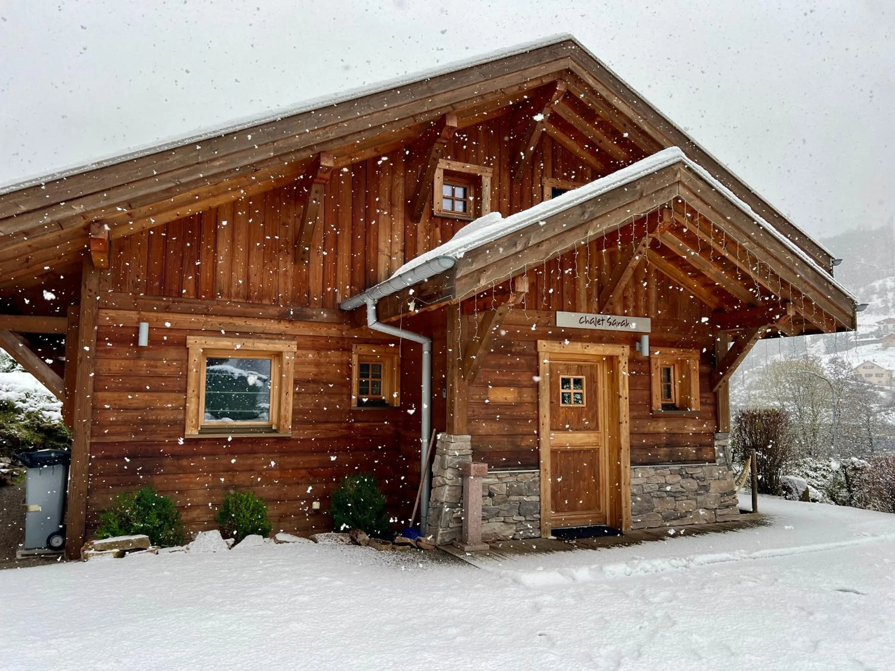 LOGIS HÔTEL, CHALETS et RESTAURANT LES CHATELMINÉS