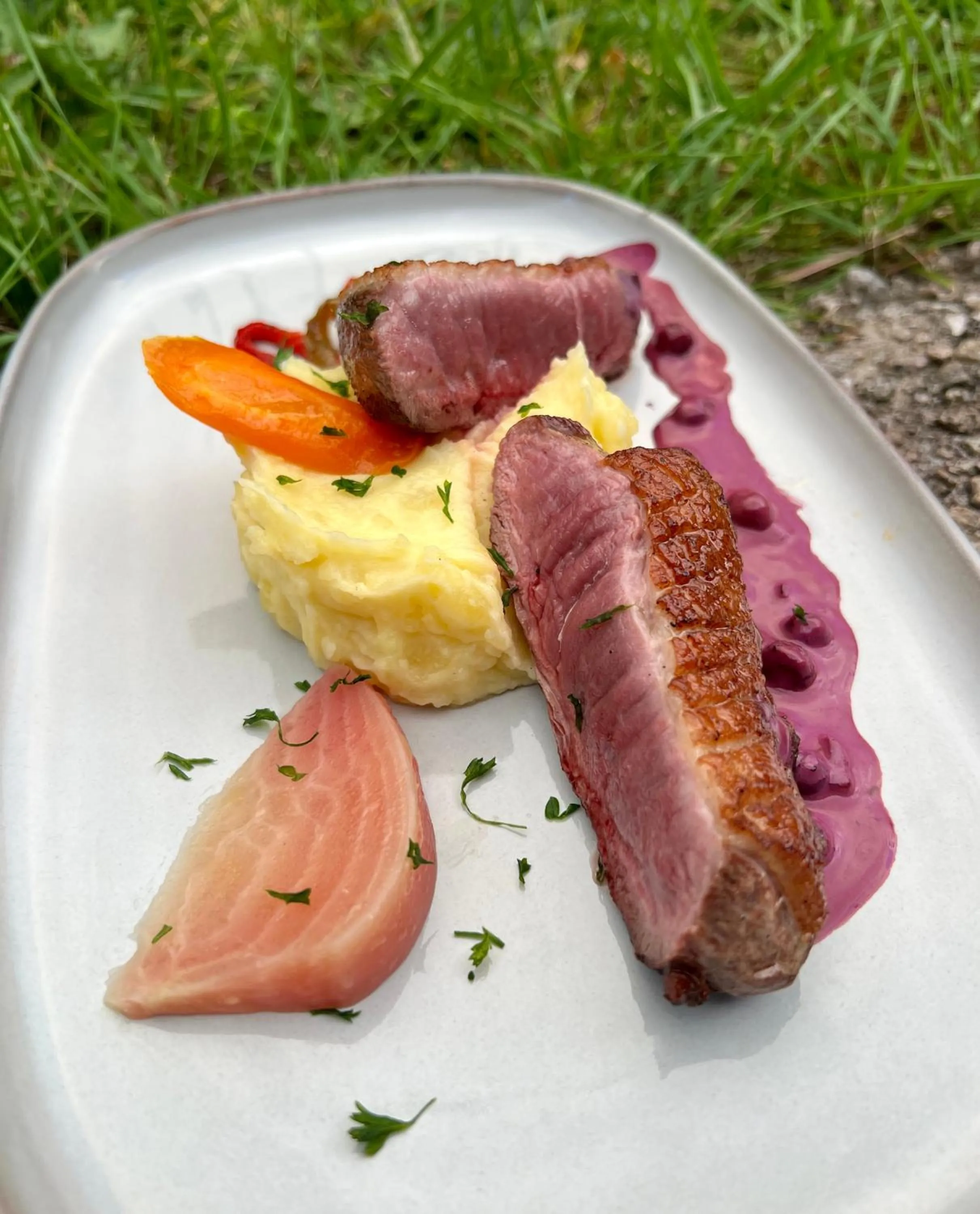 Restaurant/places to eat in LOGIS HÔTEL, CHALETS et RESTAURANT LES CHATELMINÉS