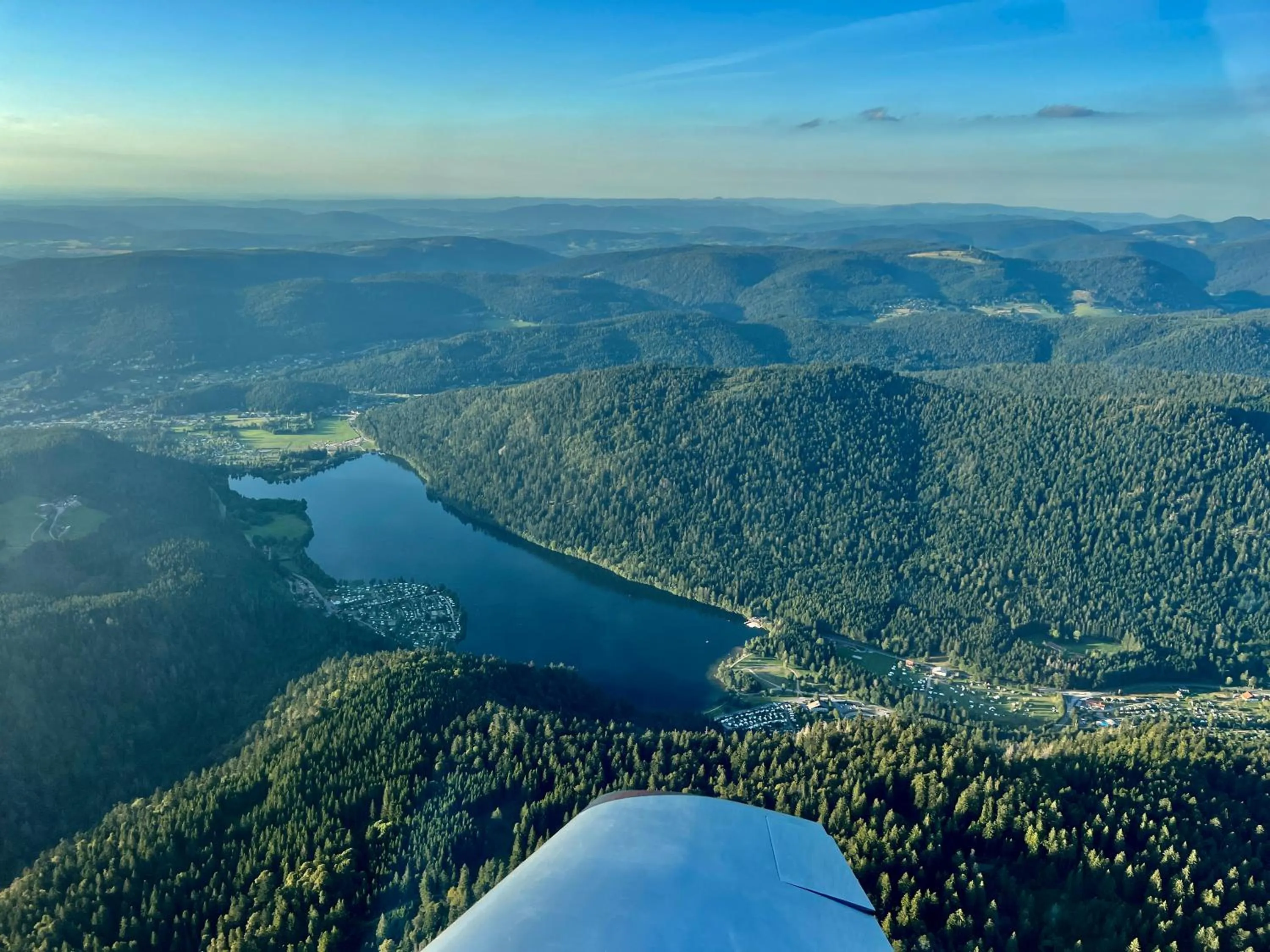LOGIS HÔTEL, CHALETS et RESTAURANT LES CHATELMINÉS