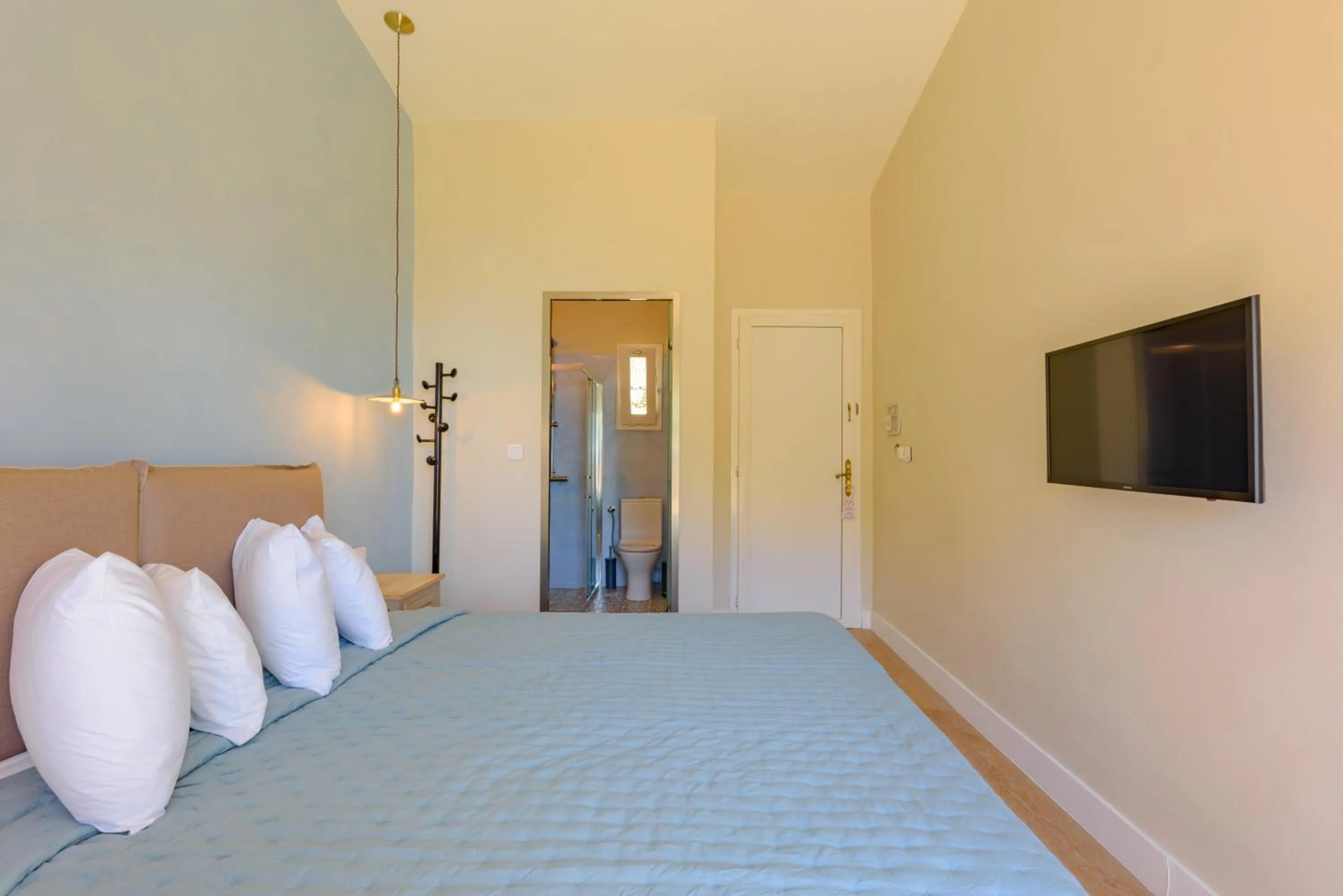 Photo of the whole room, Bed in Panas Hotel