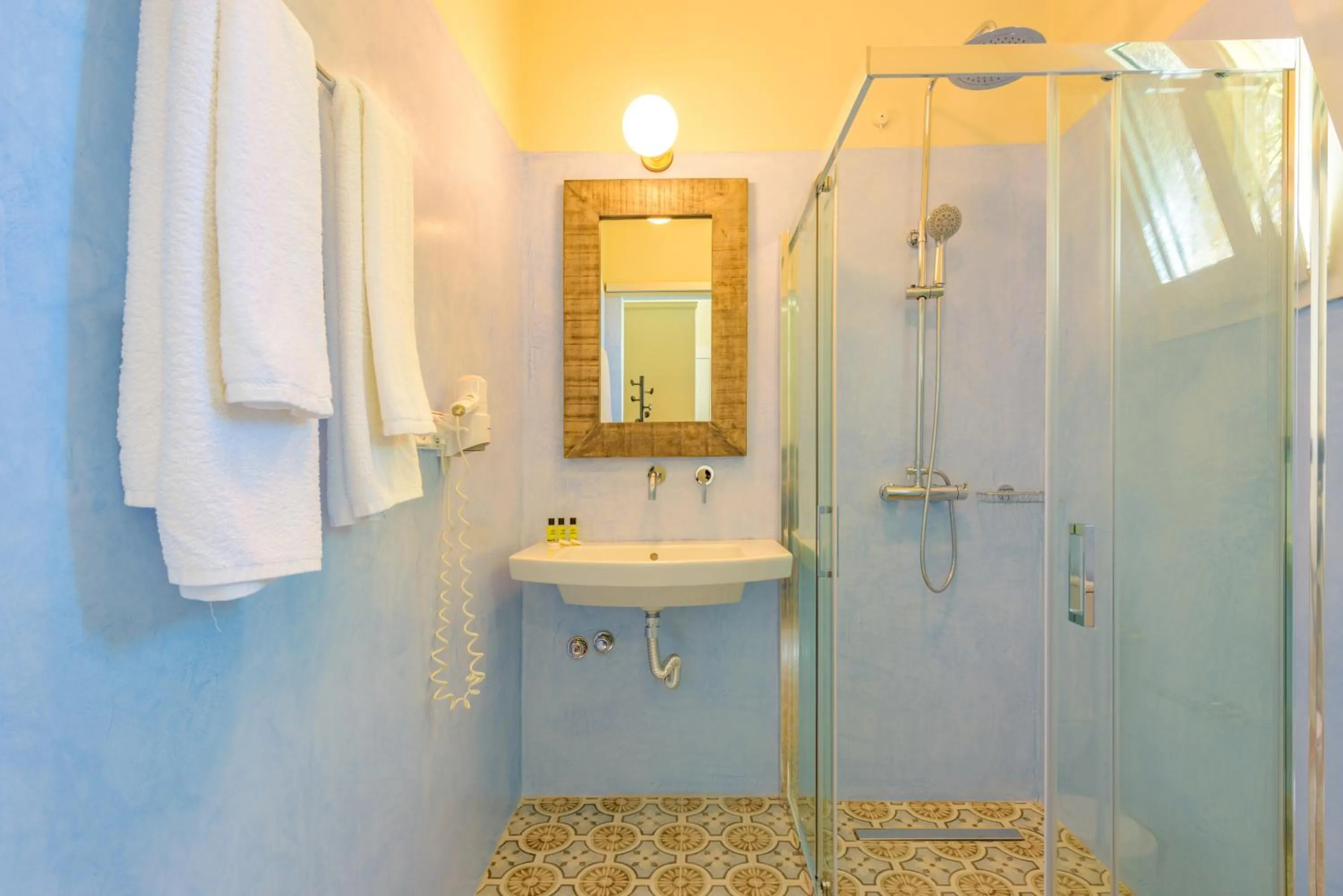 Bathroom in Panas Hotel