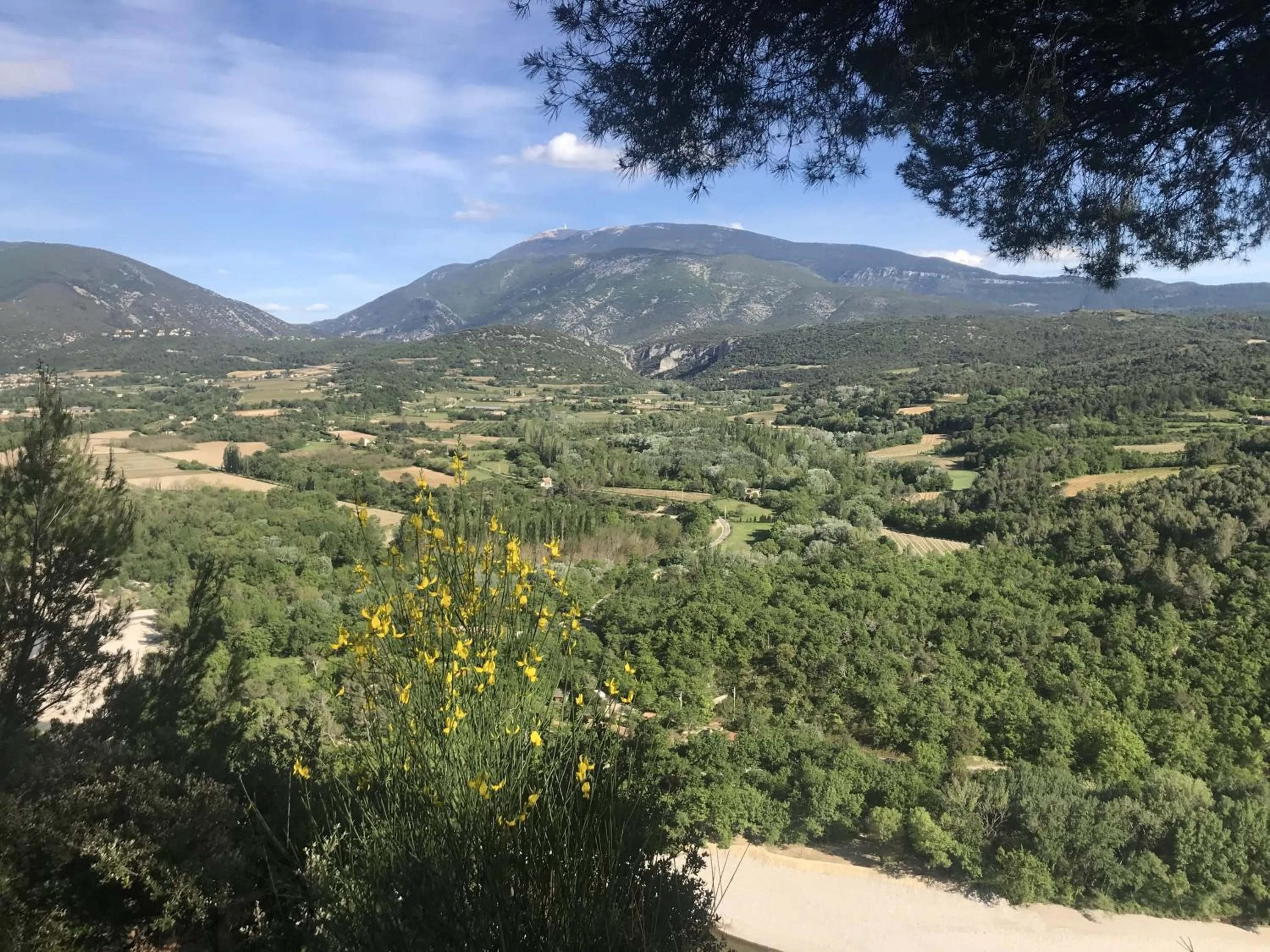 Mountain view in le mas de colongene