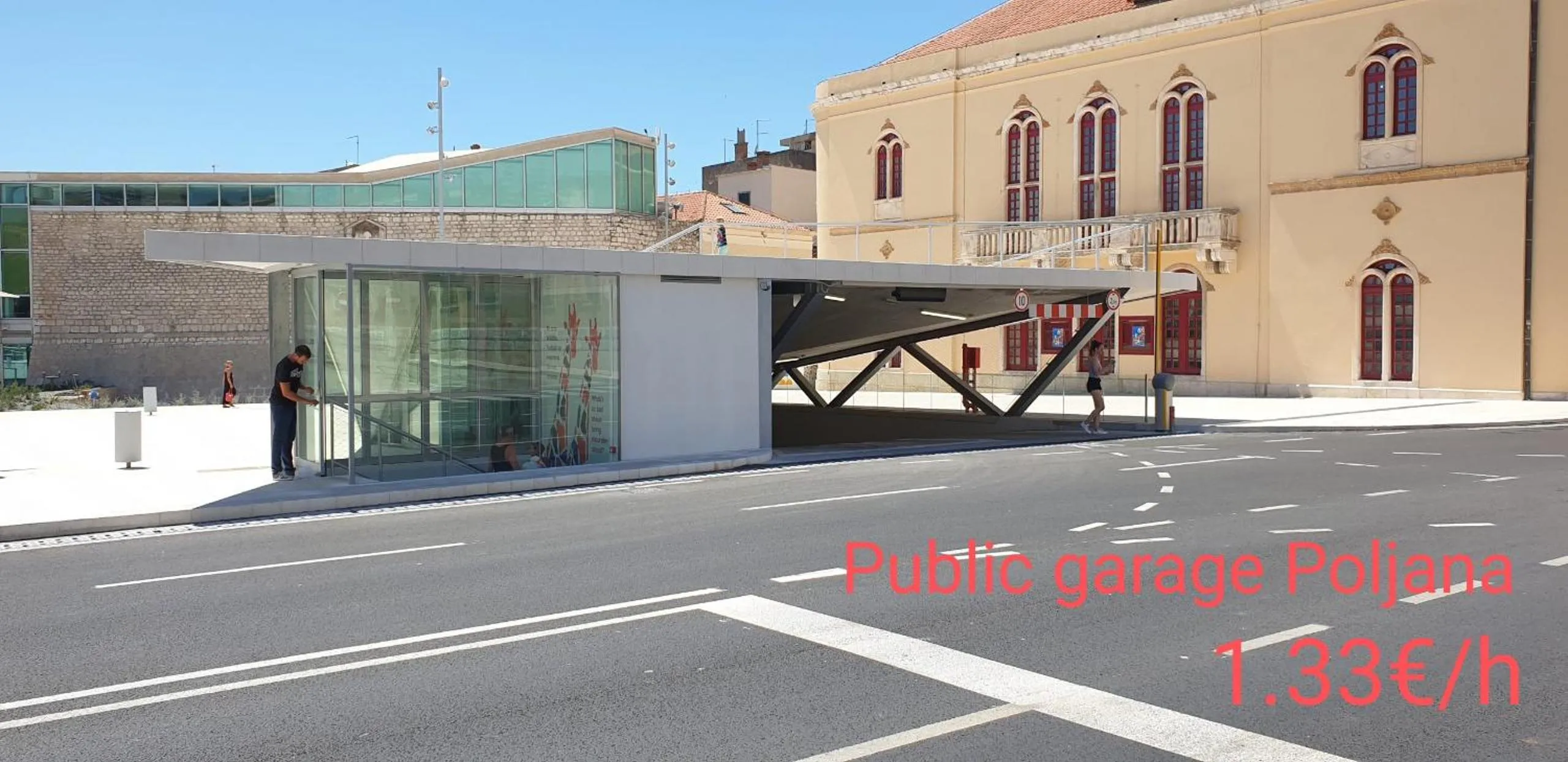 Parking in Rialto luxury rooms and apartments