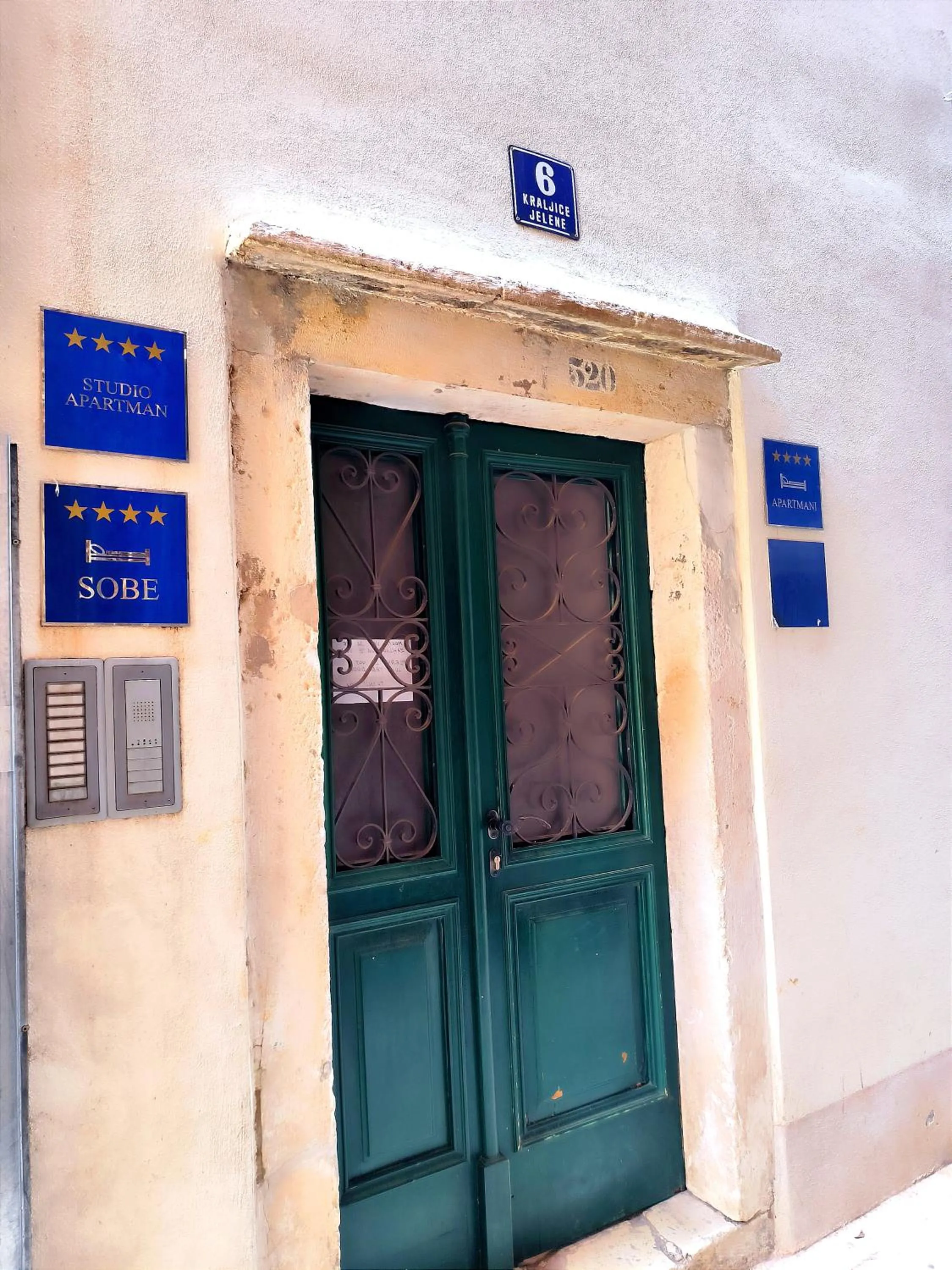 Facade/entrance in Rialto luxury rooms and apartments