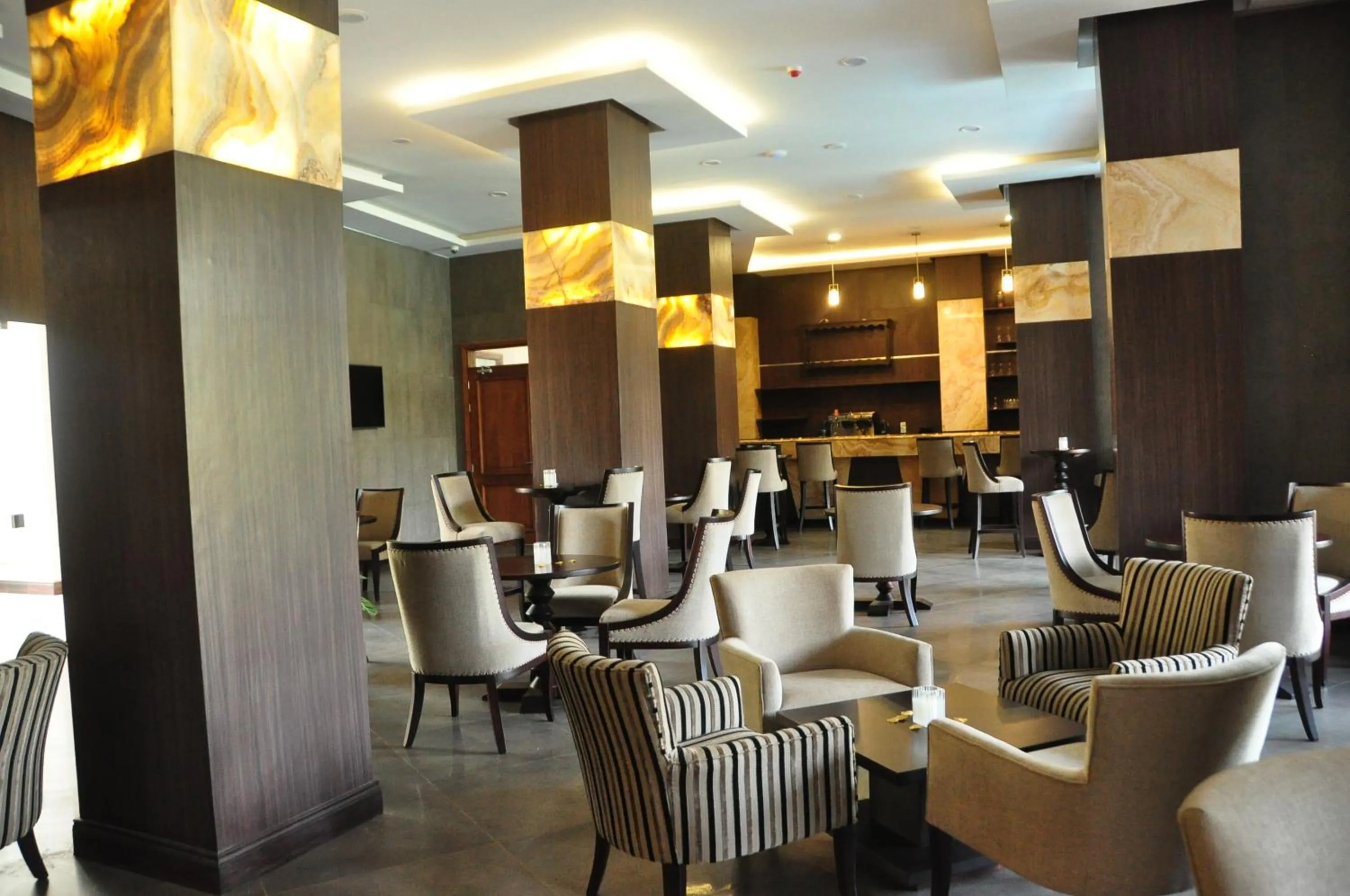 Lounge or bar in GemSuites Riverside Serviced Apartments and Hotel, Nairobi