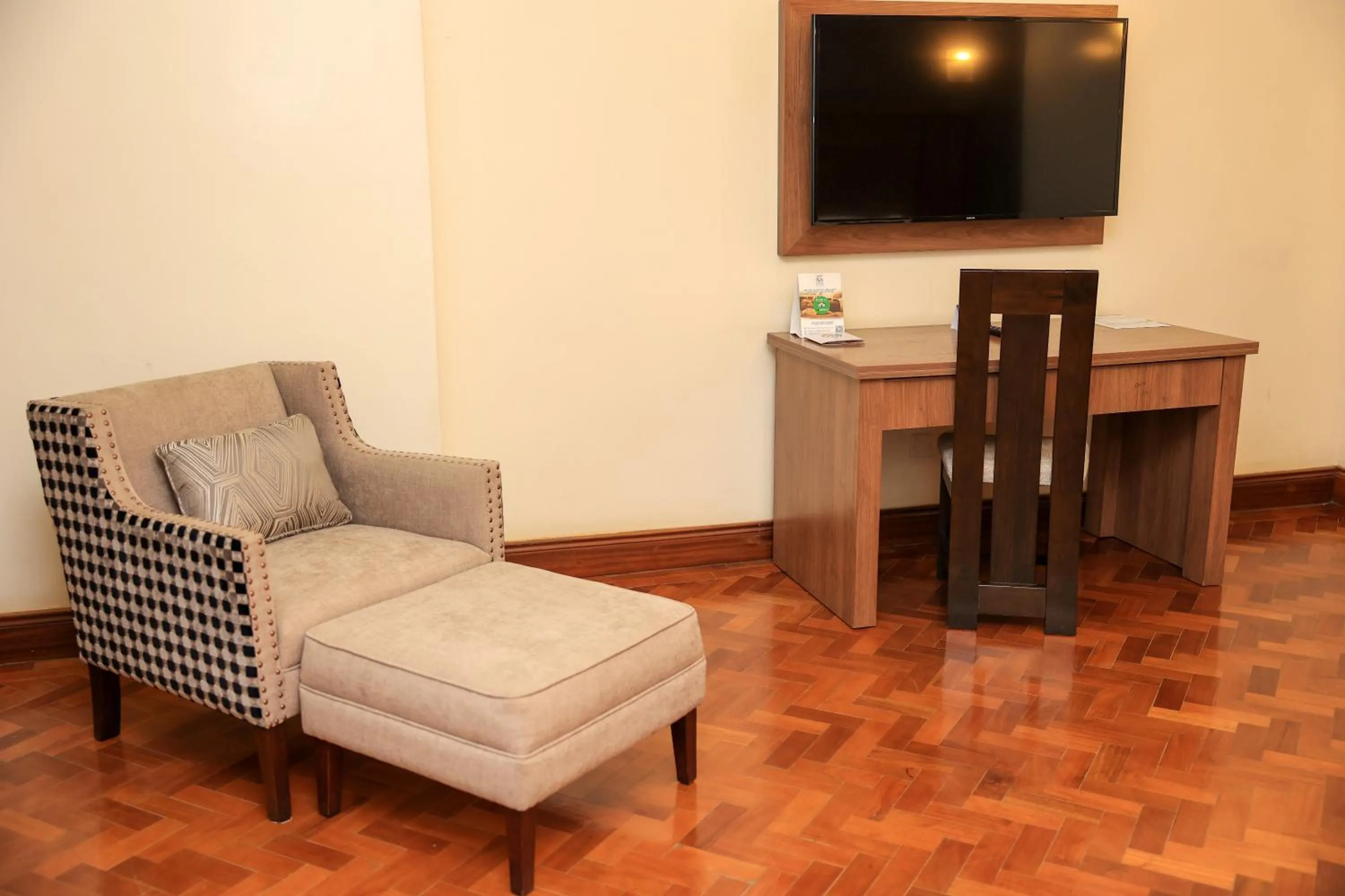Seating area in GemSuites Riverside Serviced Apartments and Hotel, Nairobi