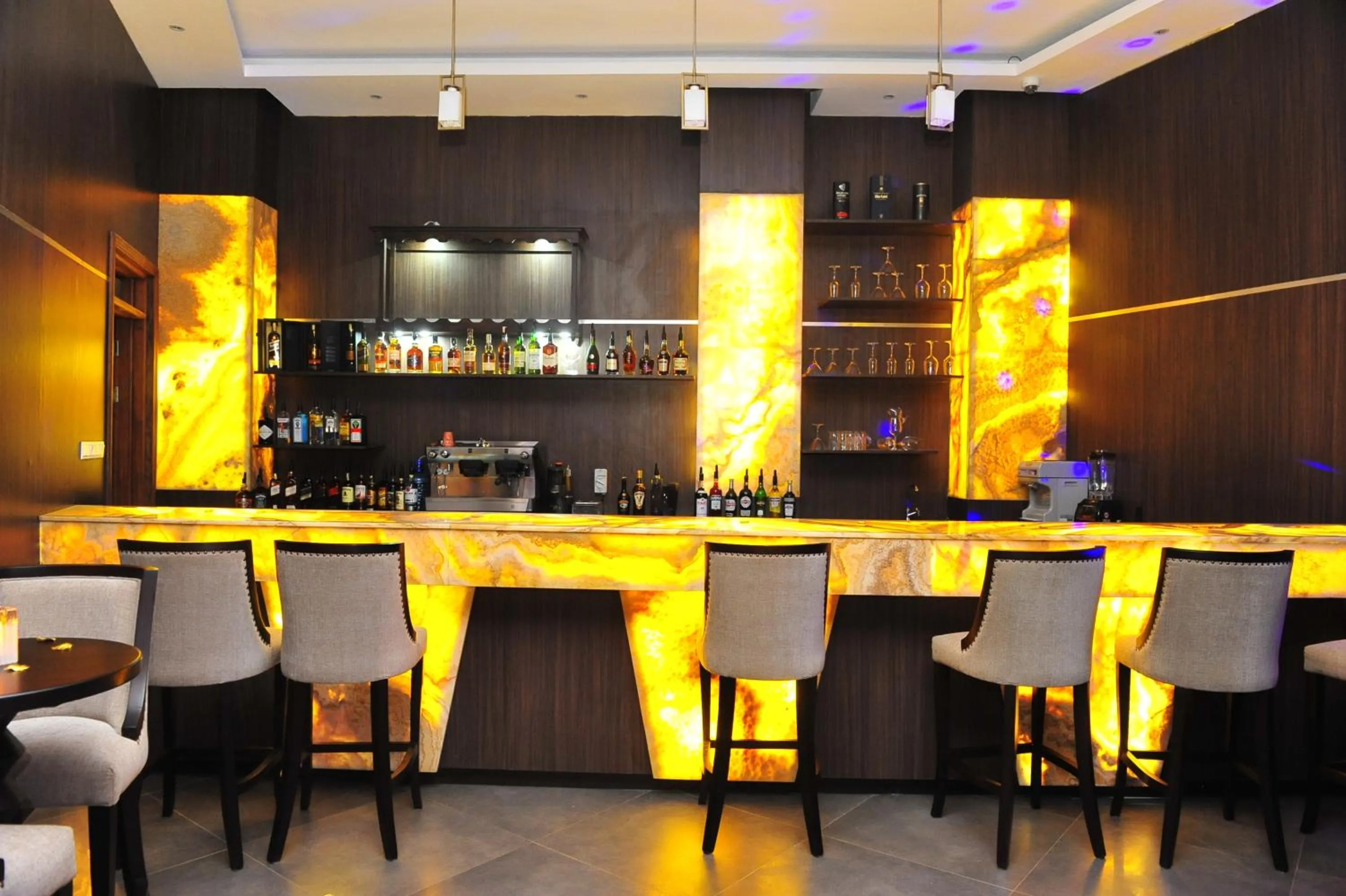 Lounge or bar in GemSuites Riverside Serviced Apartments and Hotel, Nairobi