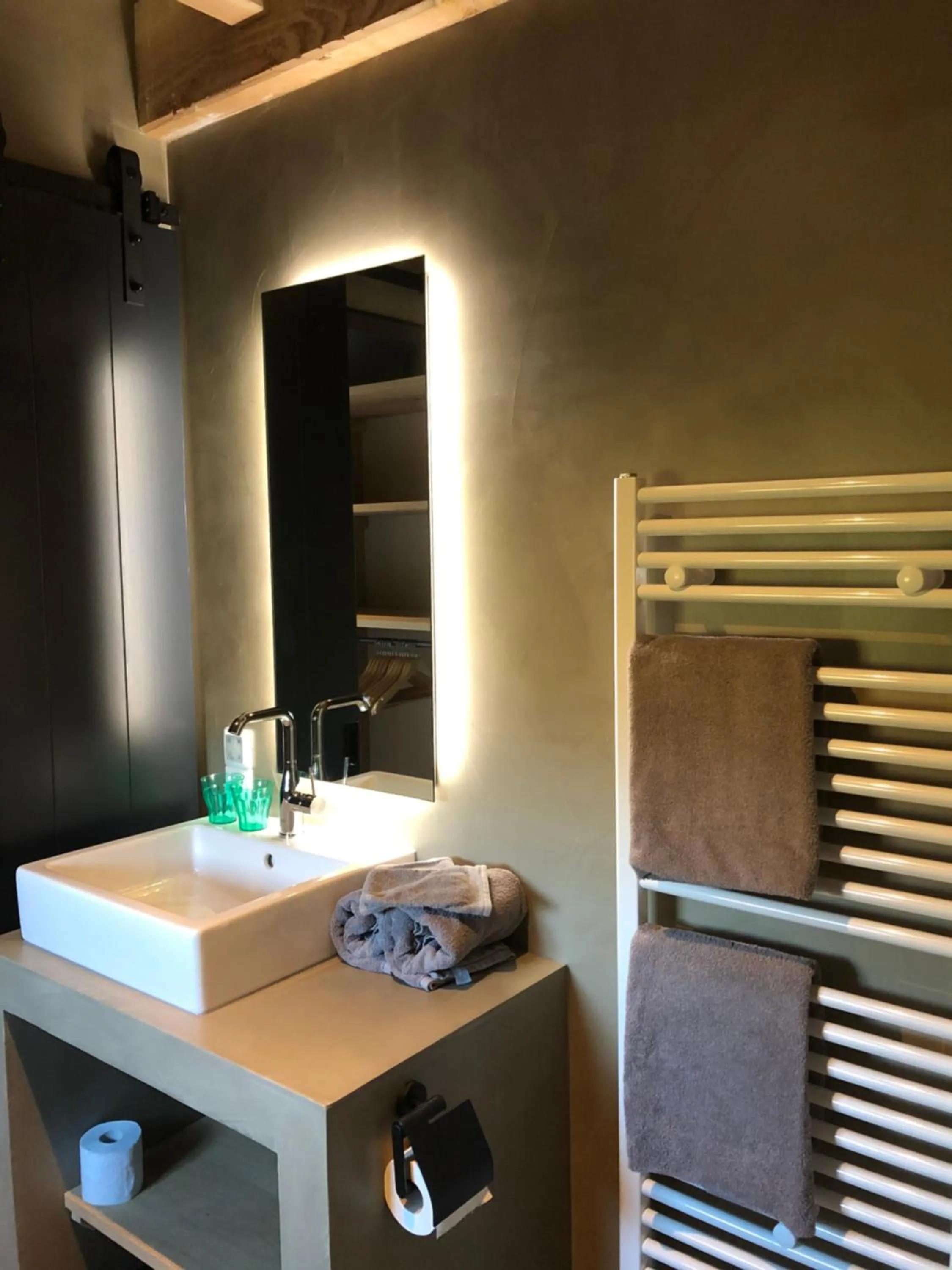 Bathroom in De Heeren van Tuil