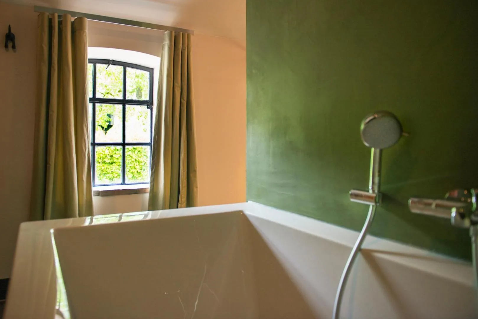 Bathroom in De Heeren van Tuil