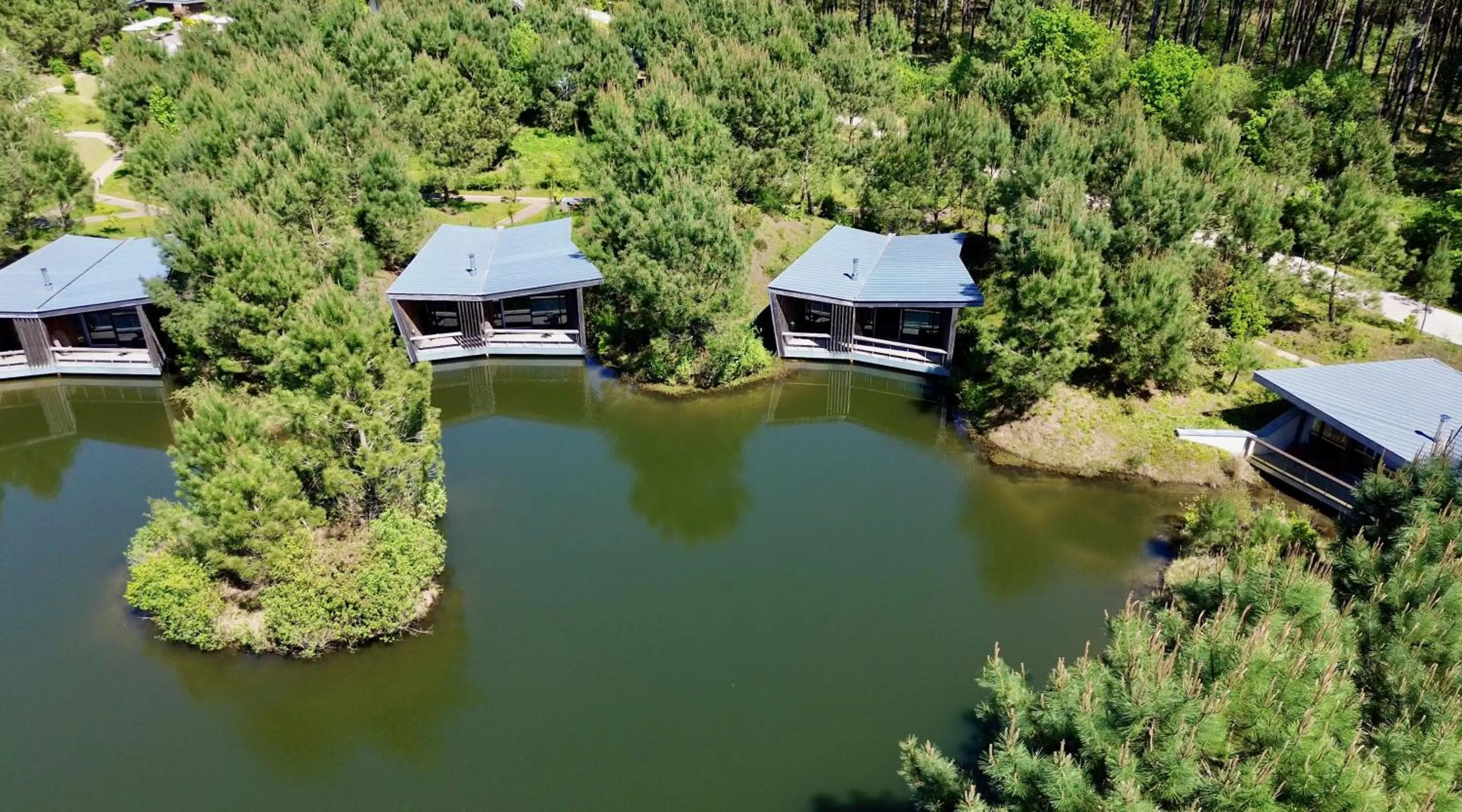 Les Échasses Golf & Surf Eco Lodge