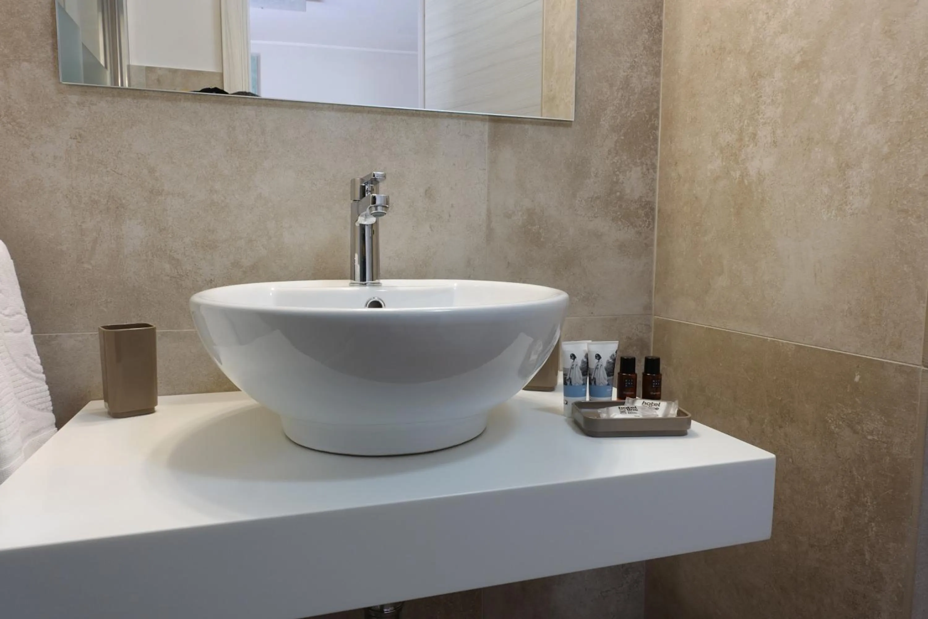 Bathroom in BB Opera Dei Pupi