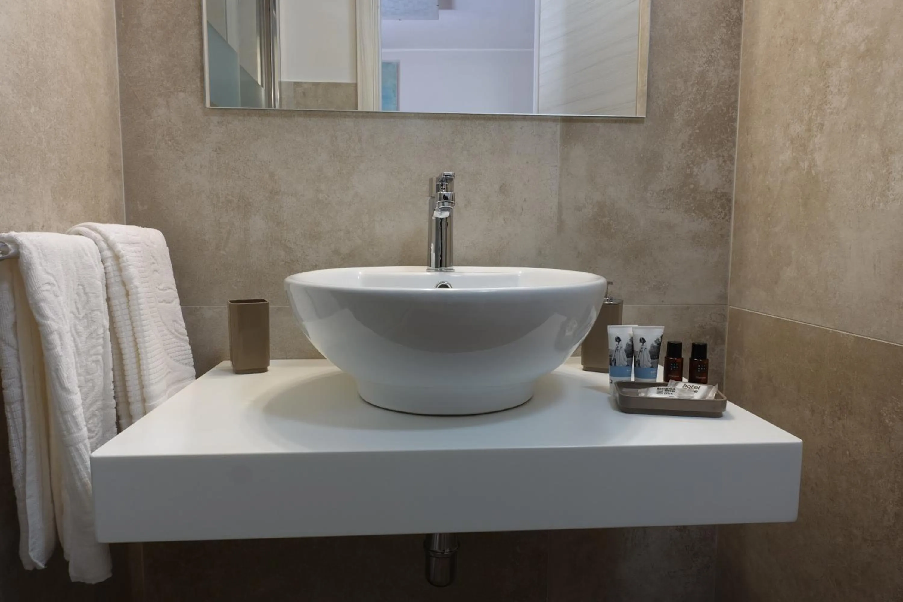 Bathroom in BB Opera Dei Pupi