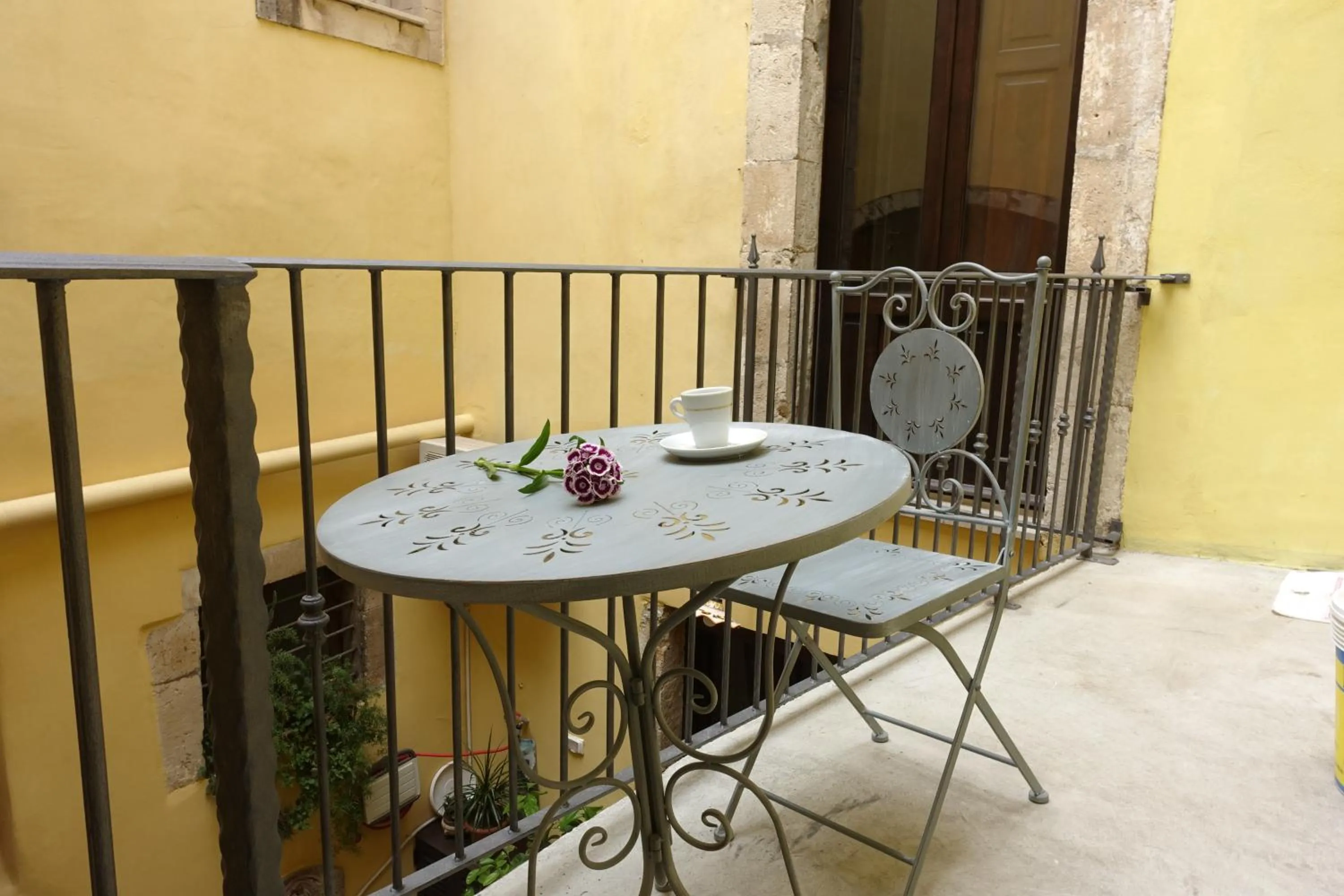Balcony/Terrace in BB Opera Dei Pupi