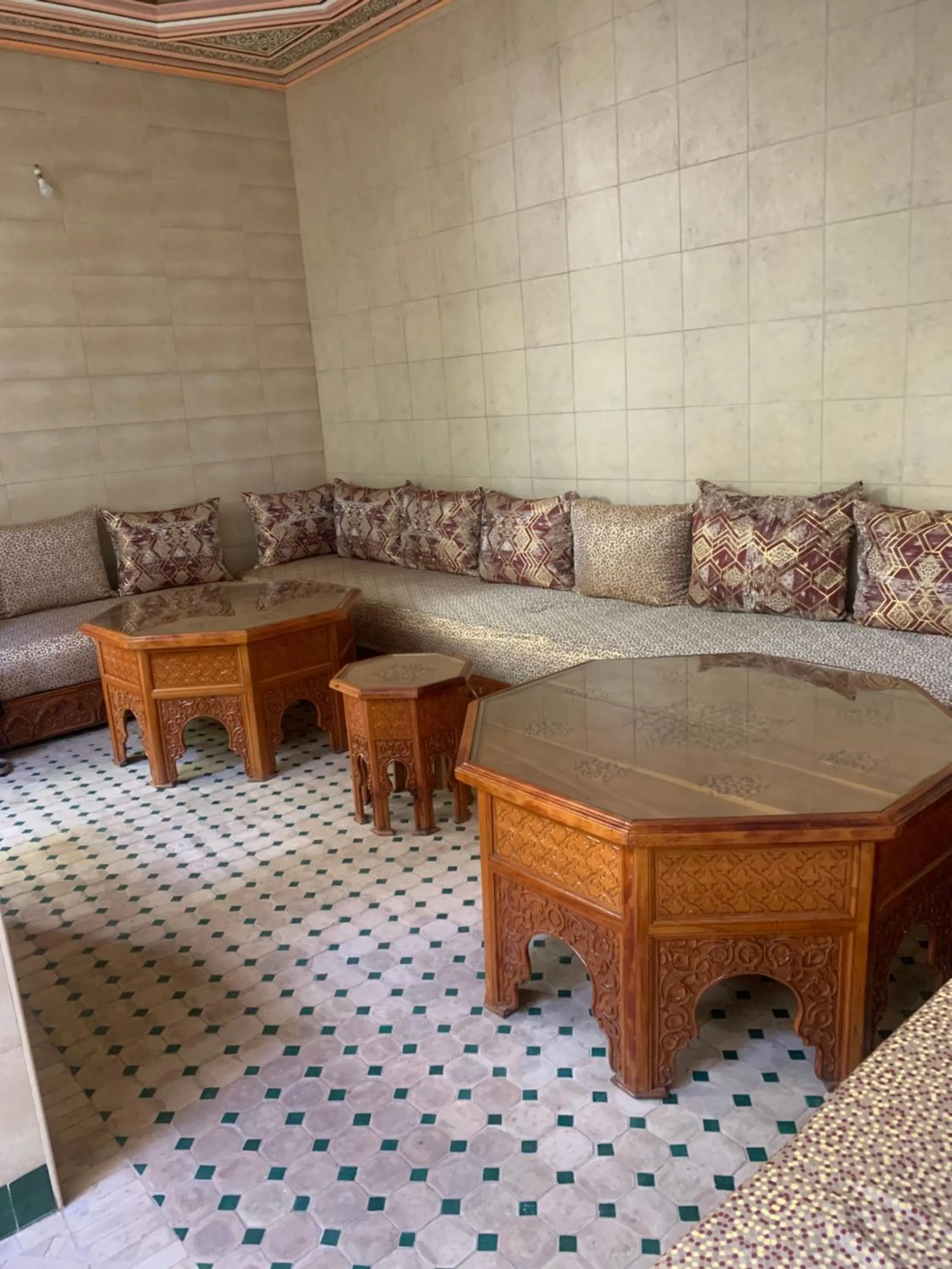 Riad Tidar by Phoenix