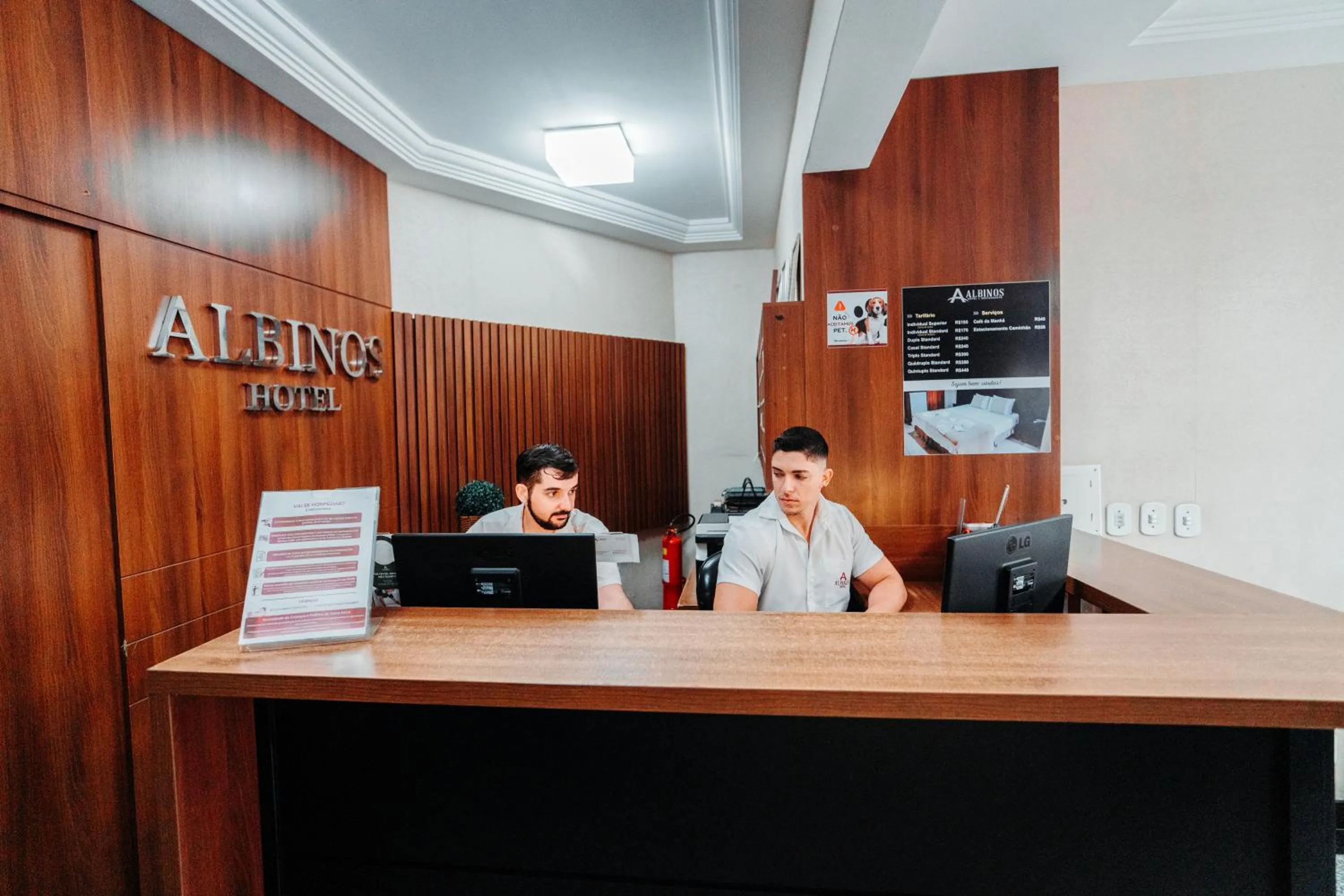 Lobby or reception in Hotel Albinos