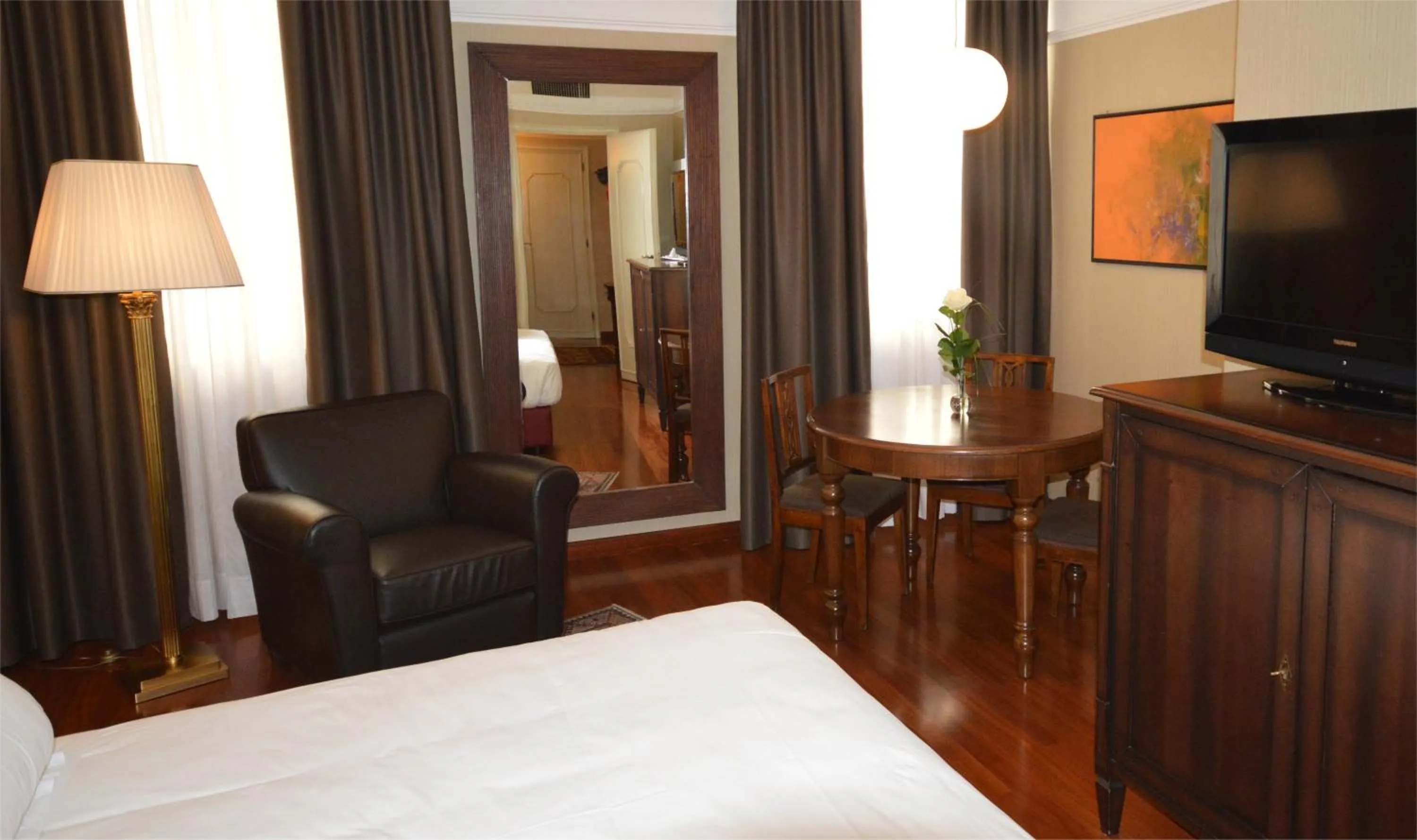 Bed in Astoria Hotel Italia