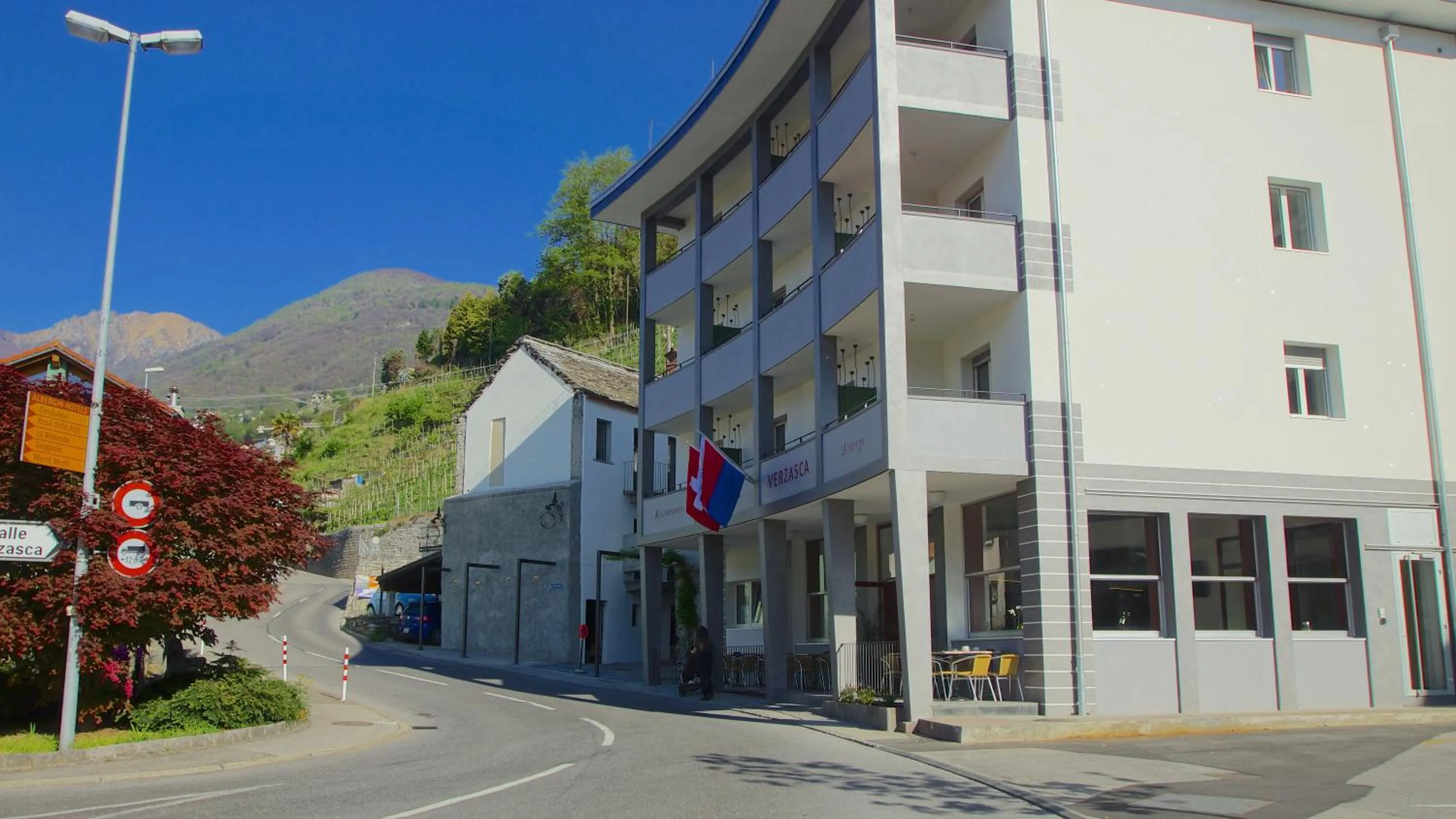 Facade/entrance in Albergo Porta Verzasca