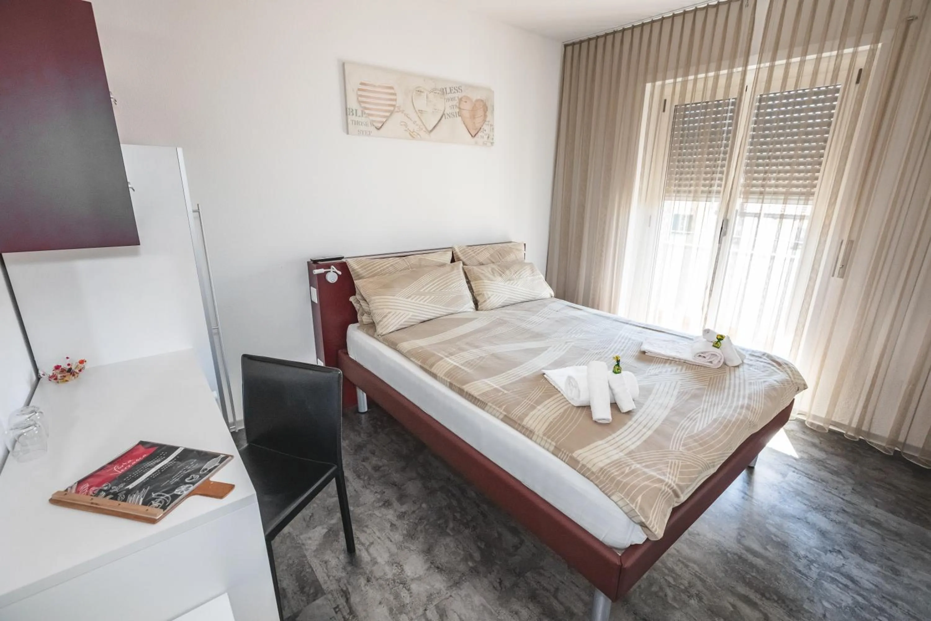 Bed in Albergo Porta Verzasca