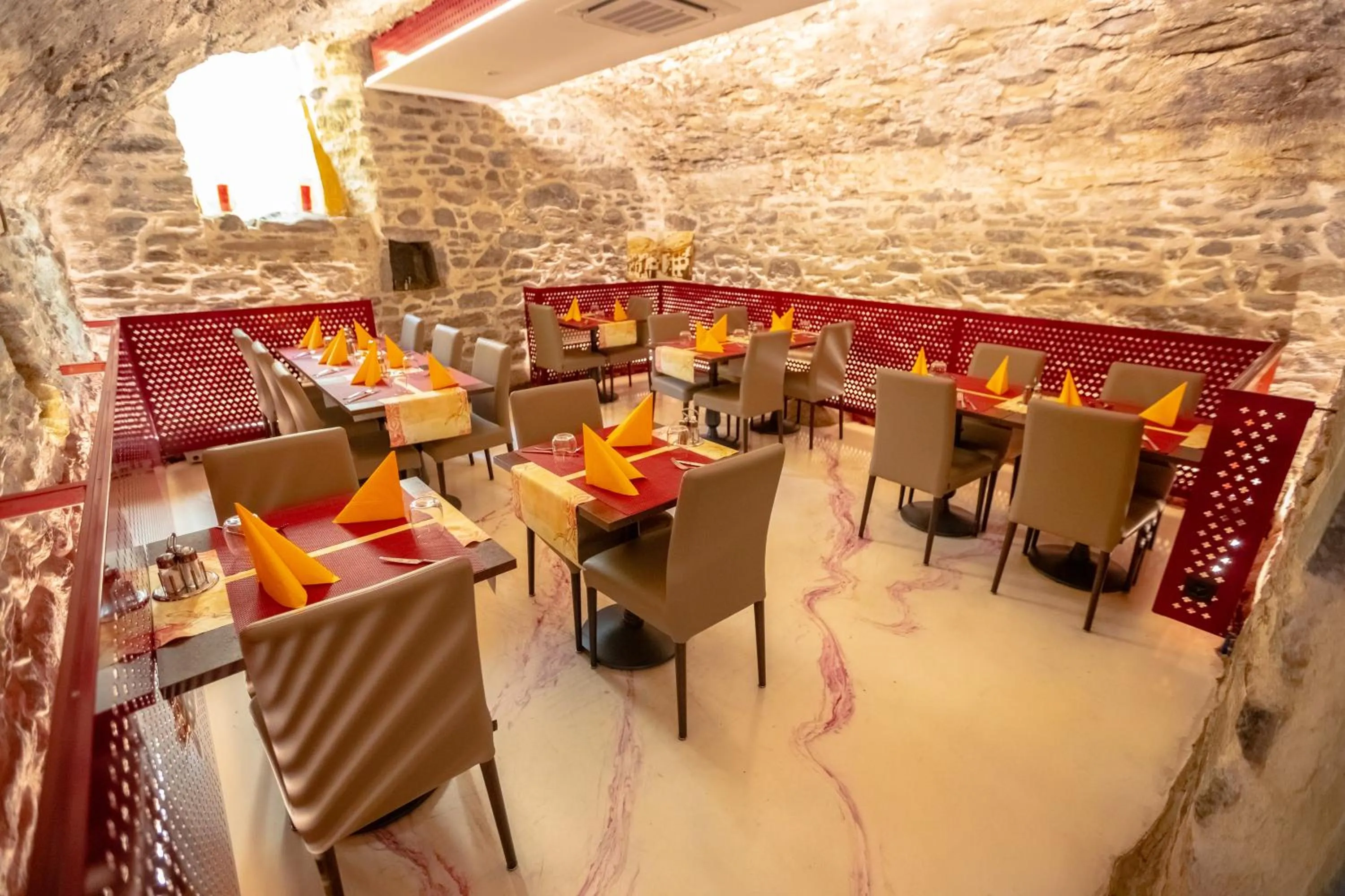 Restaurant/places to eat in Albergo Porta Verzasca