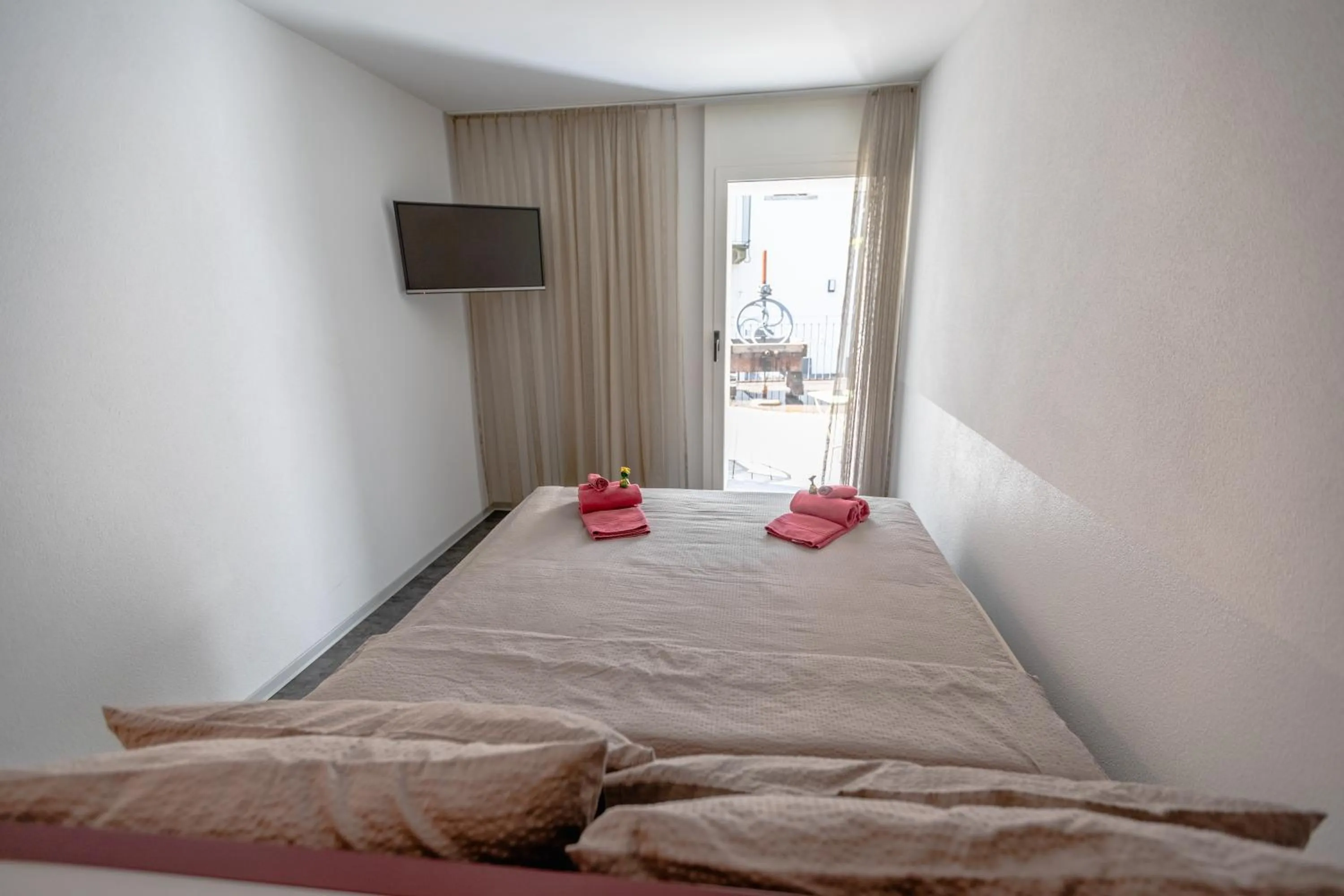 Bed in Albergo Porta Verzasca