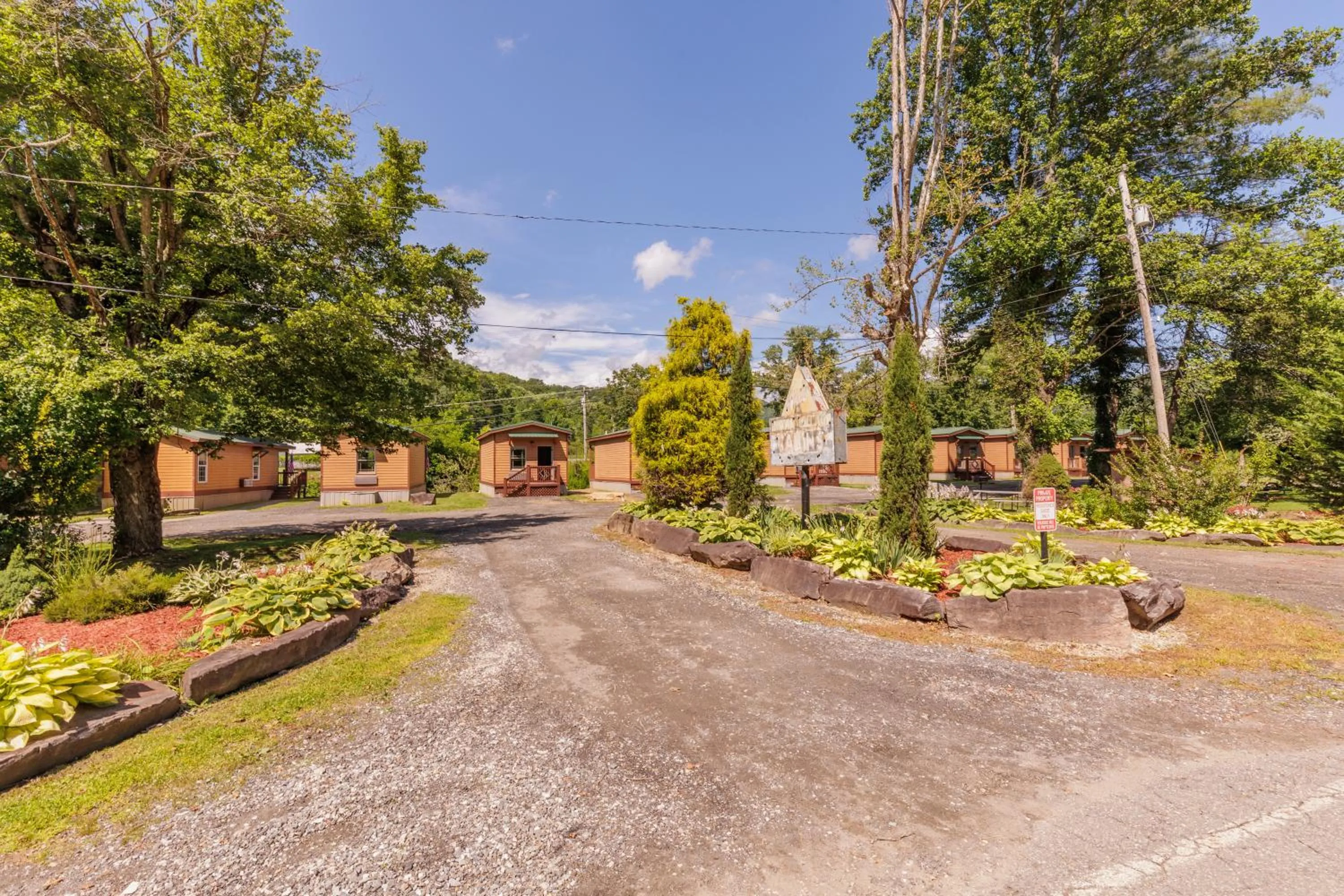 Qualla Cabins and Motel Cherokee near Casino