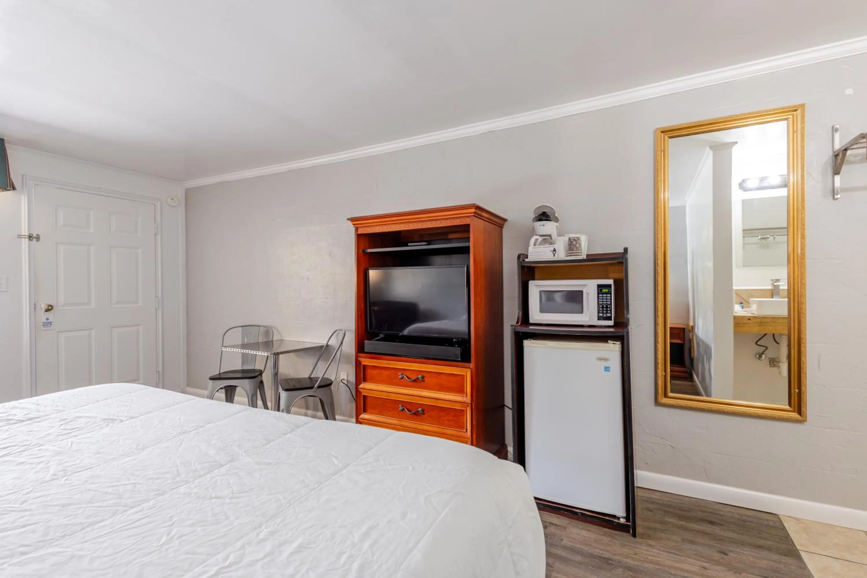 Bed in Qualla Cabins and Motel Cherokee near Casino