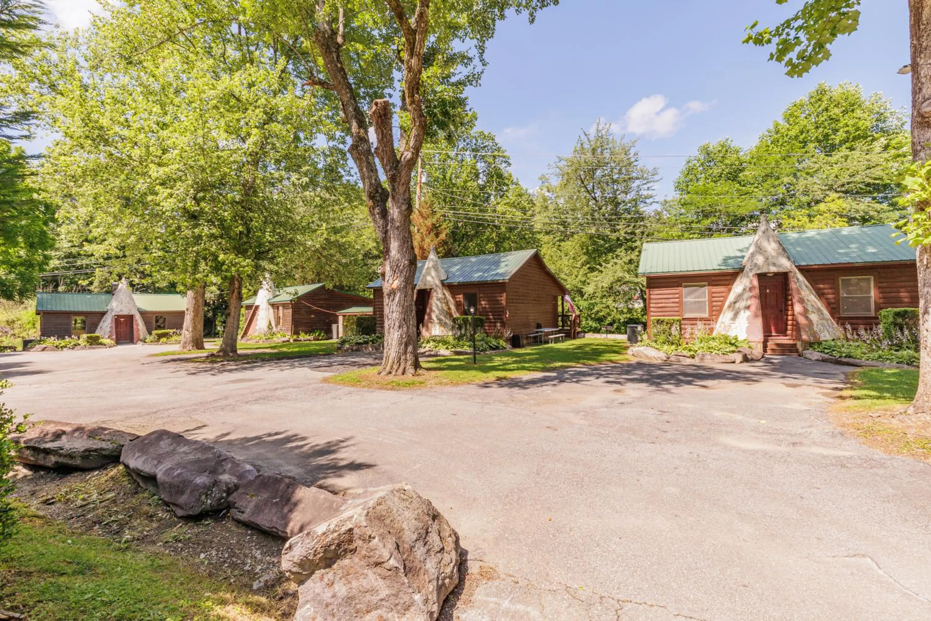 Qualla Cabins and Motel Cherokee near Casino