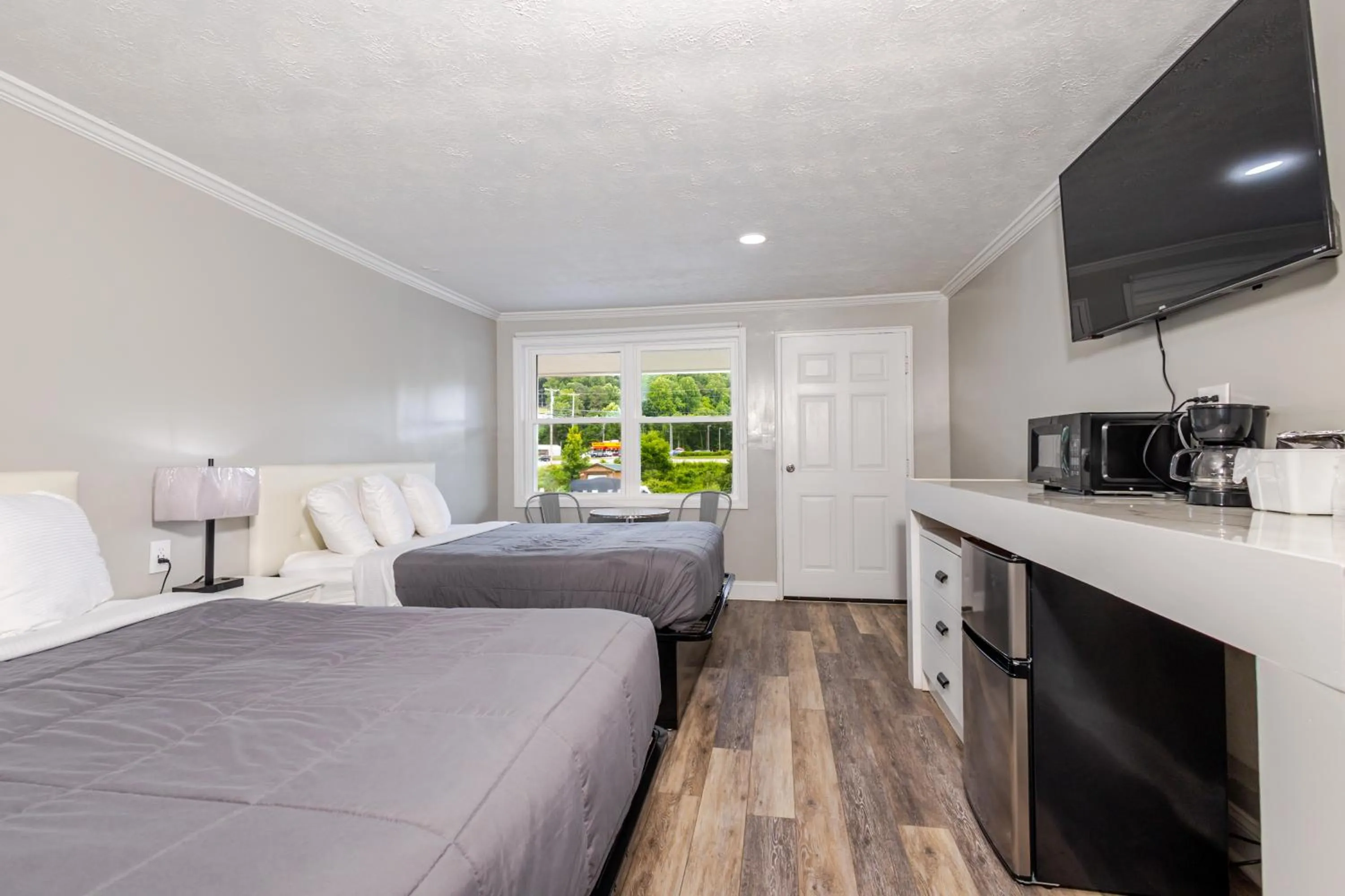 Bed in Qualla Cabins and Motel Cherokee near Casino