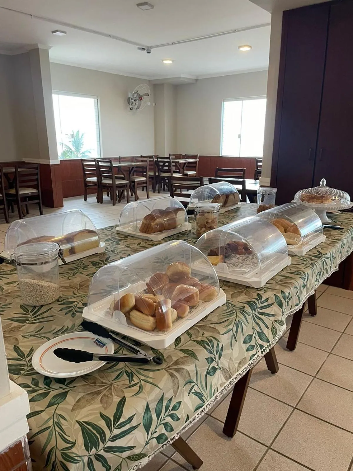 Buffet breakfast in Hotel Araguaia