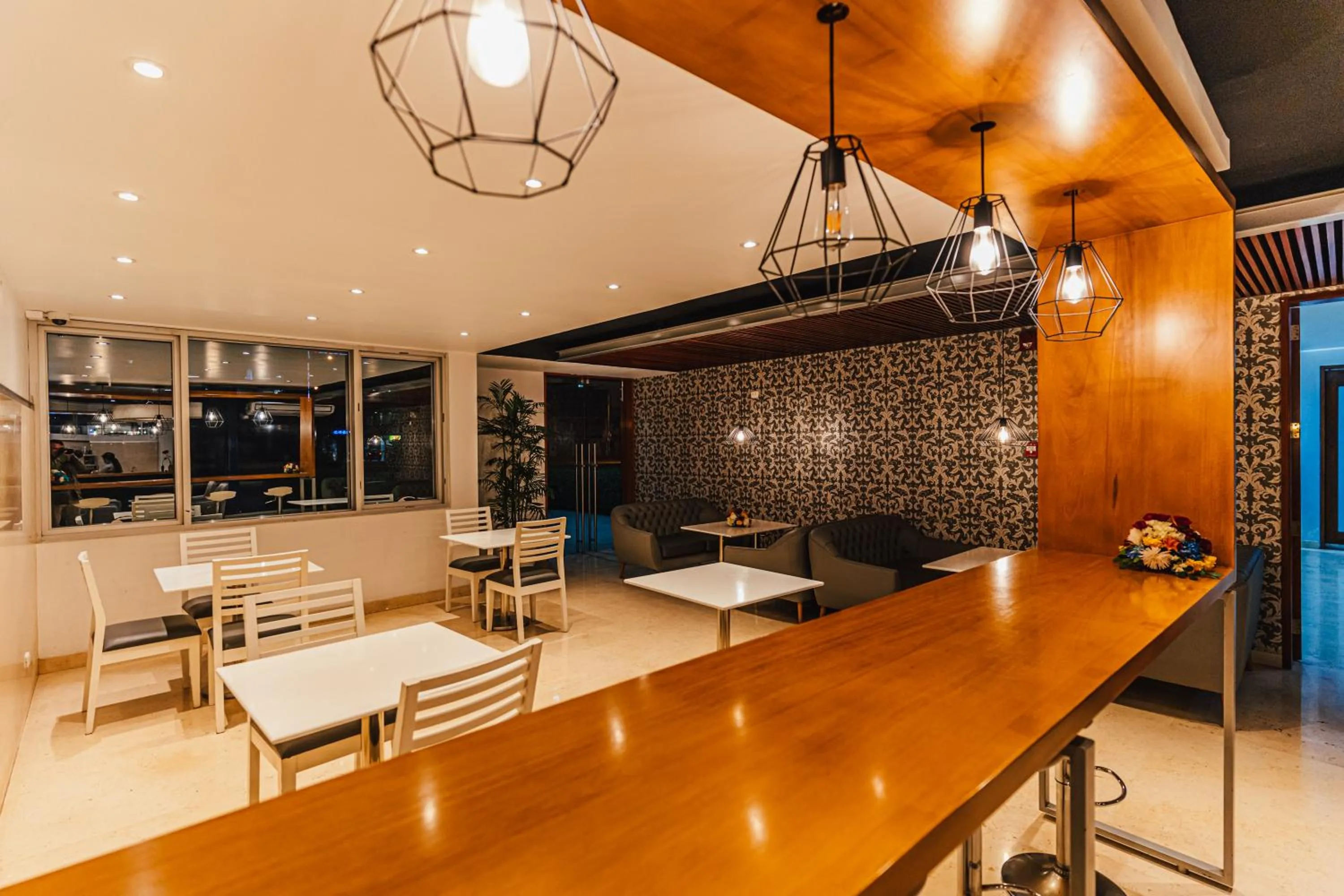 Restaurant/places to eat in Hotel Hacienda Lima Norte