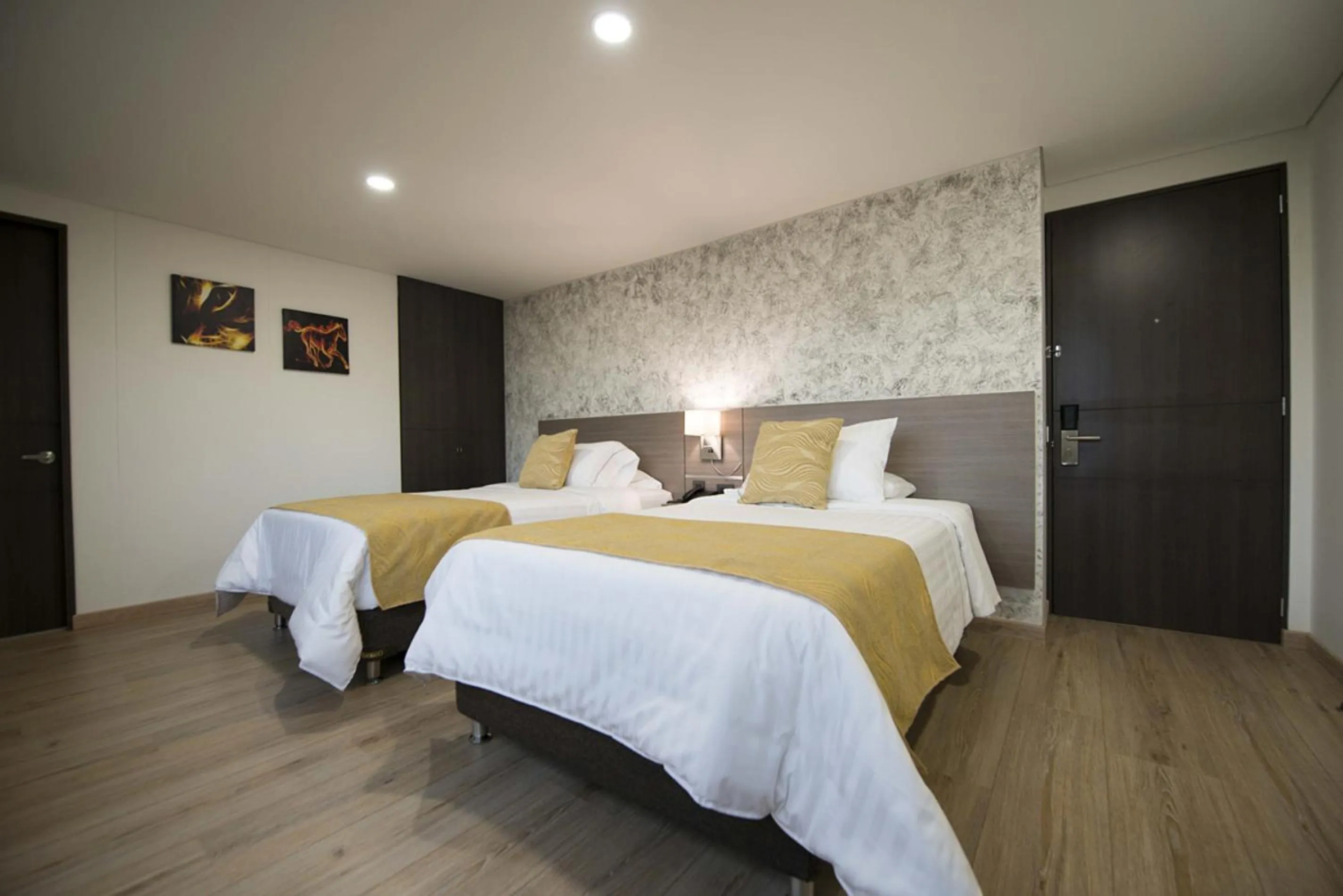 Bedroom, Bed in SM Grand Hotel