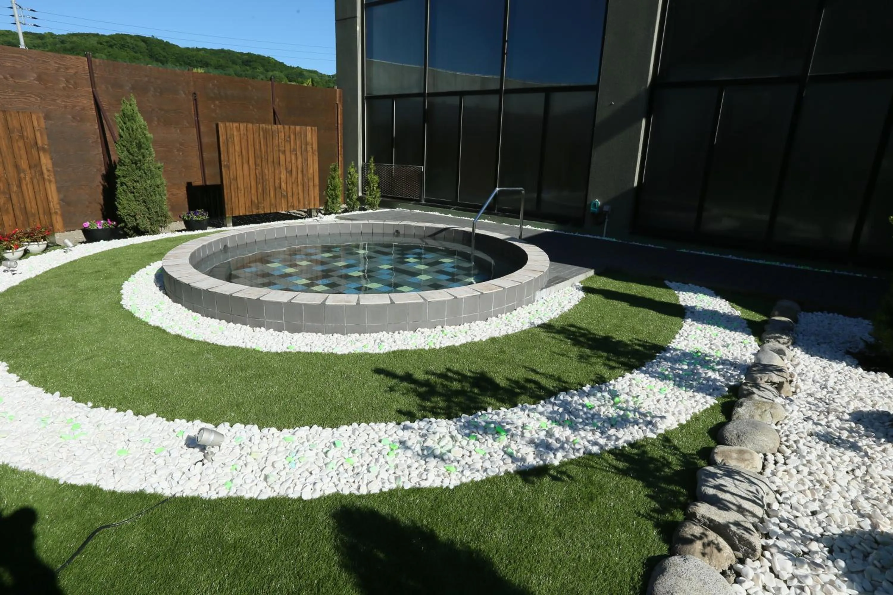 Open Air Bath in Tokachi Nauman Onsen Hotel arco