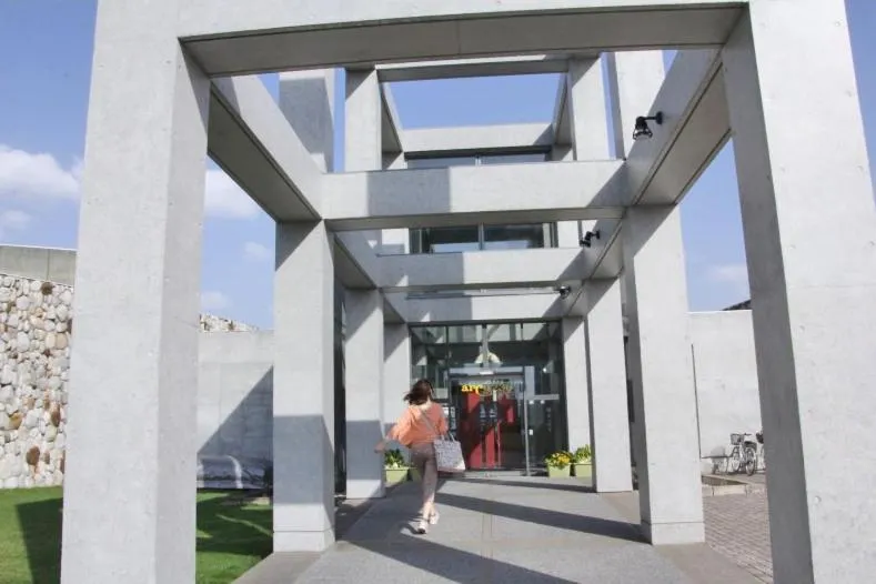 Facade/entrance in Tokachi Nauman Onsen Hotel arco