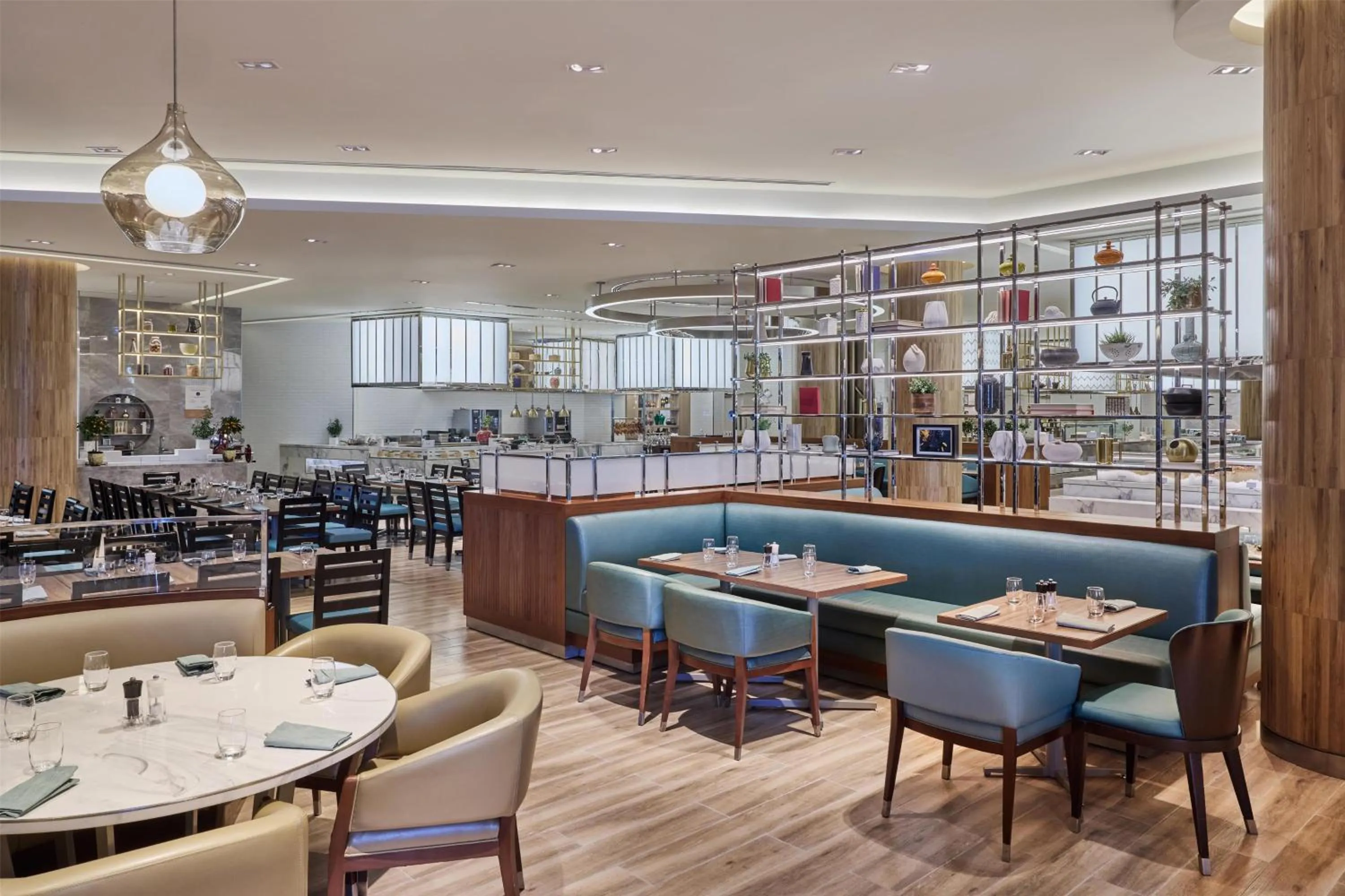 Restaurant/places to eat in Atlantis, The Palm