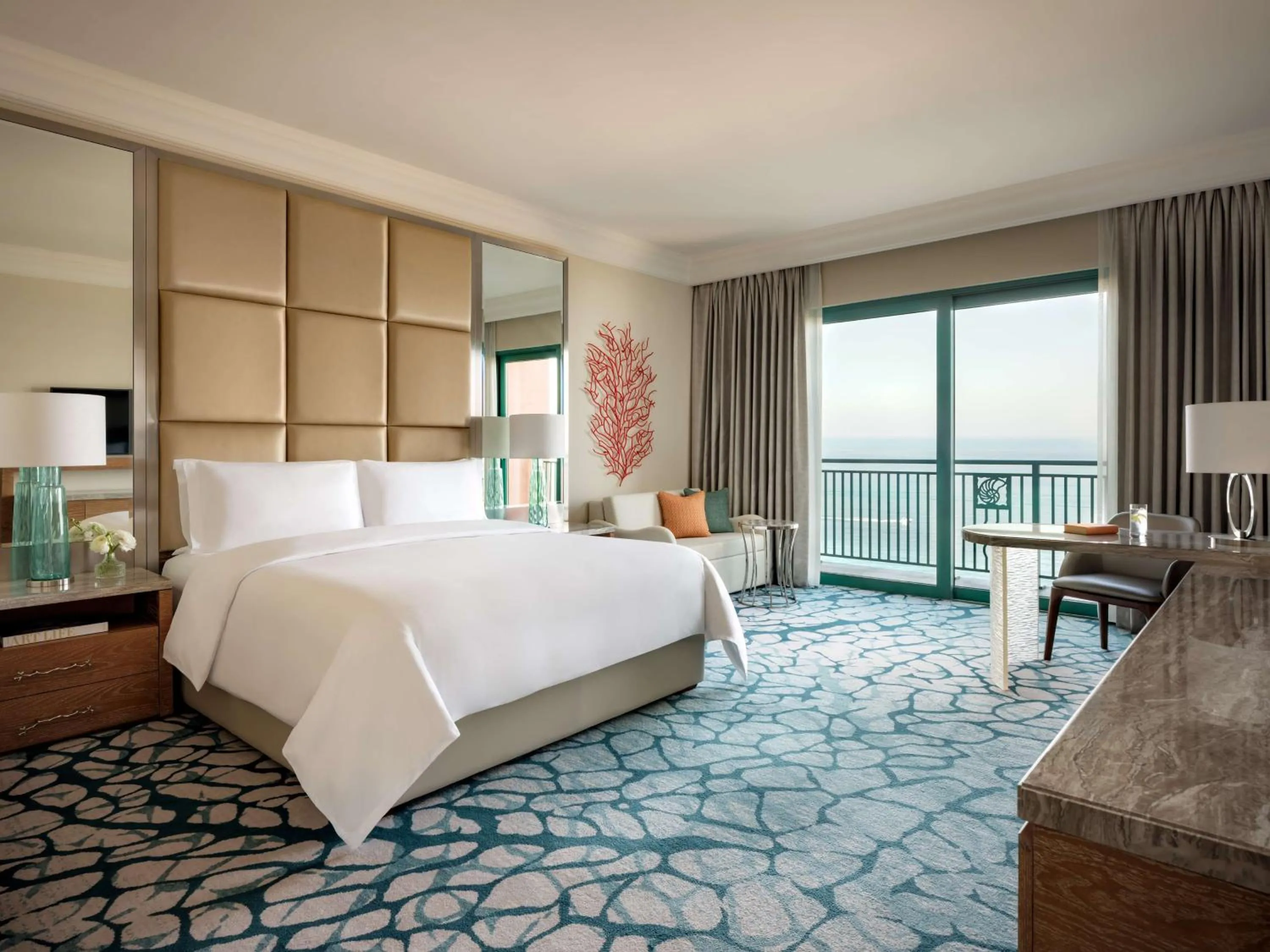 Bedroom, Bed in Atlantis, The Palm