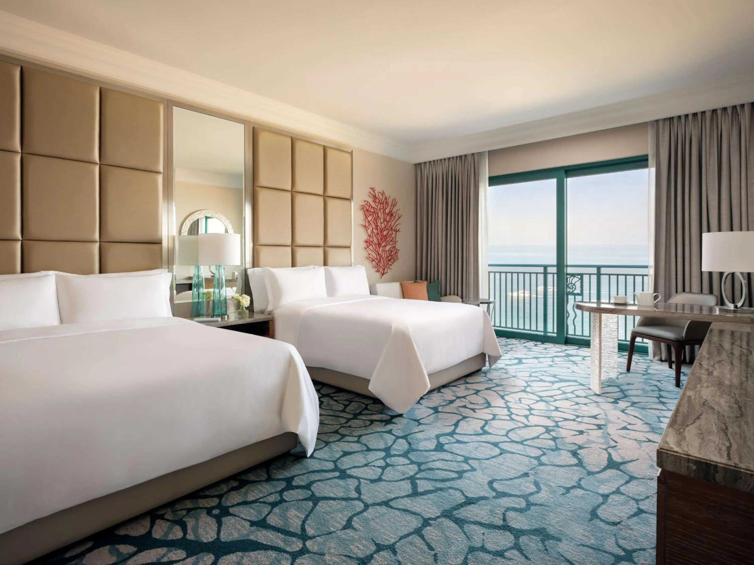 Bedroom, Bed in Atlantis, The Palm