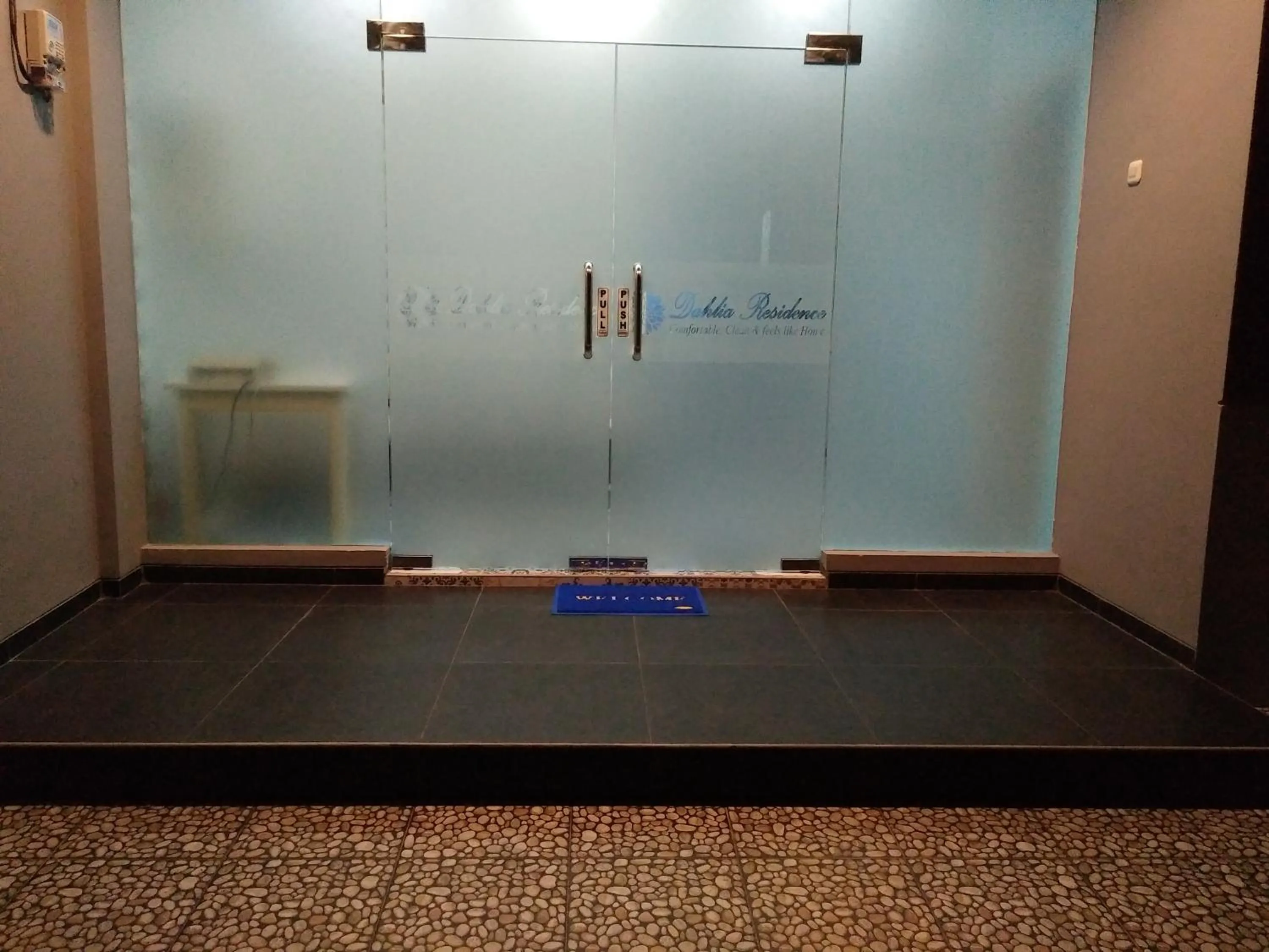 Facade/entrance in RedDoorz Near Gajah Mada Street Semarang