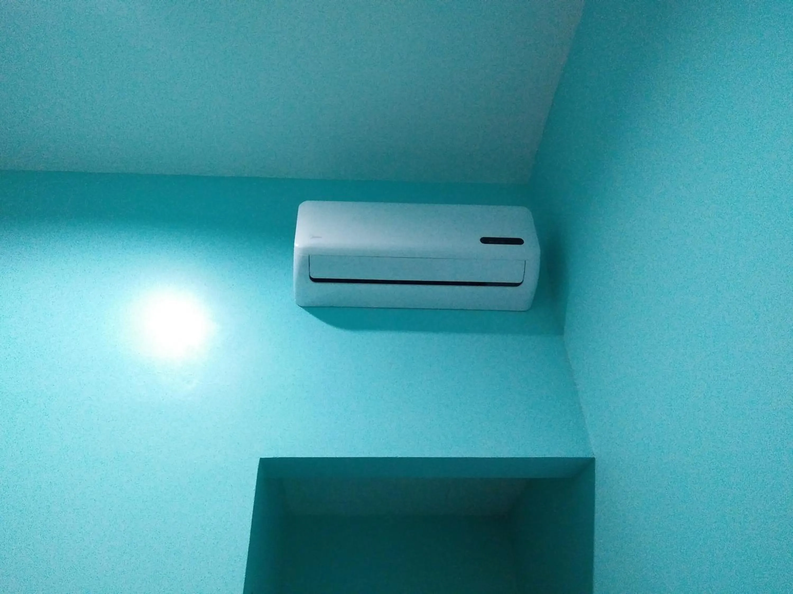 Photo of the whole room in RedDoorz Near Gajah Mada Street Semarang