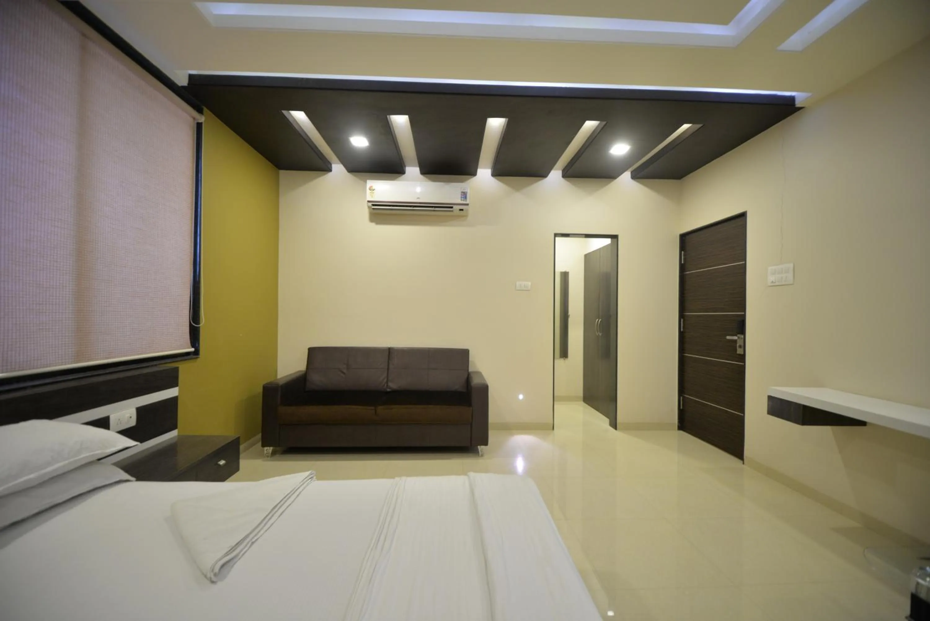 Bedroom, Bed in Hotel Radhe Krishna