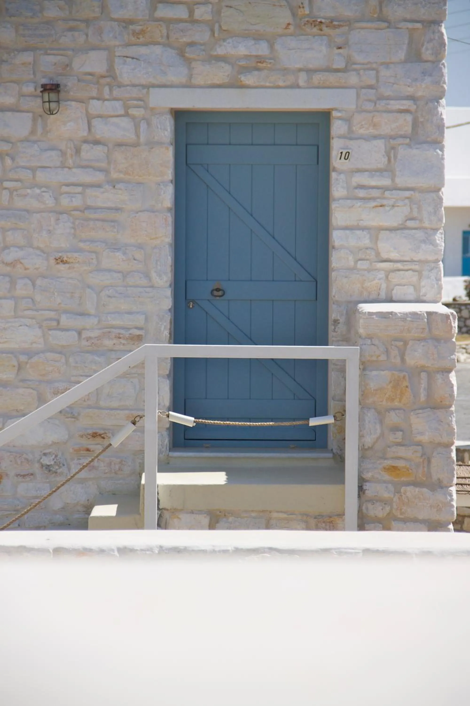 Facade/entrance in Nomads House